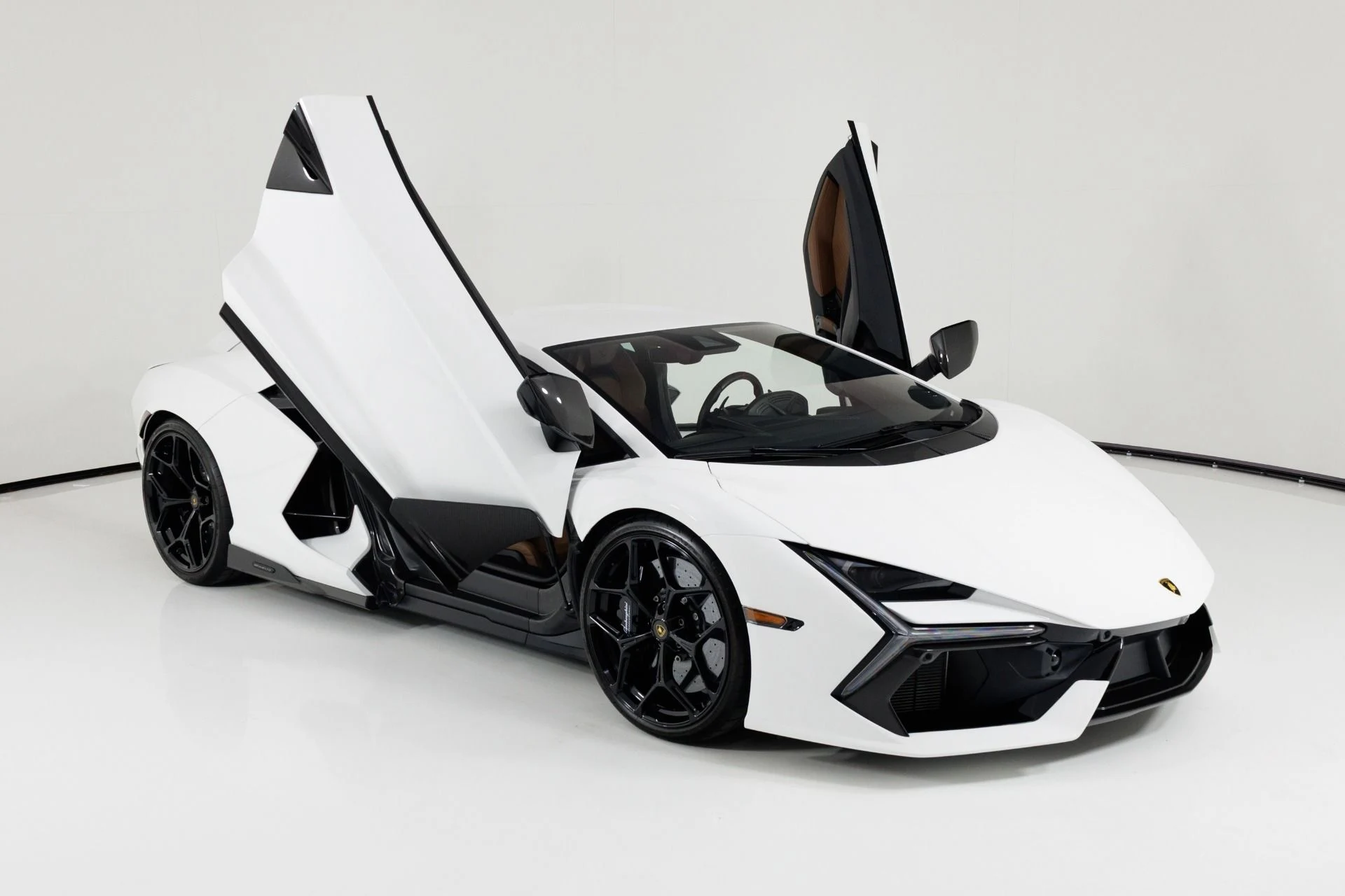 mph060_824572941_Used_2024_Lamborghini_Revuelto_1786042592_4618acf237