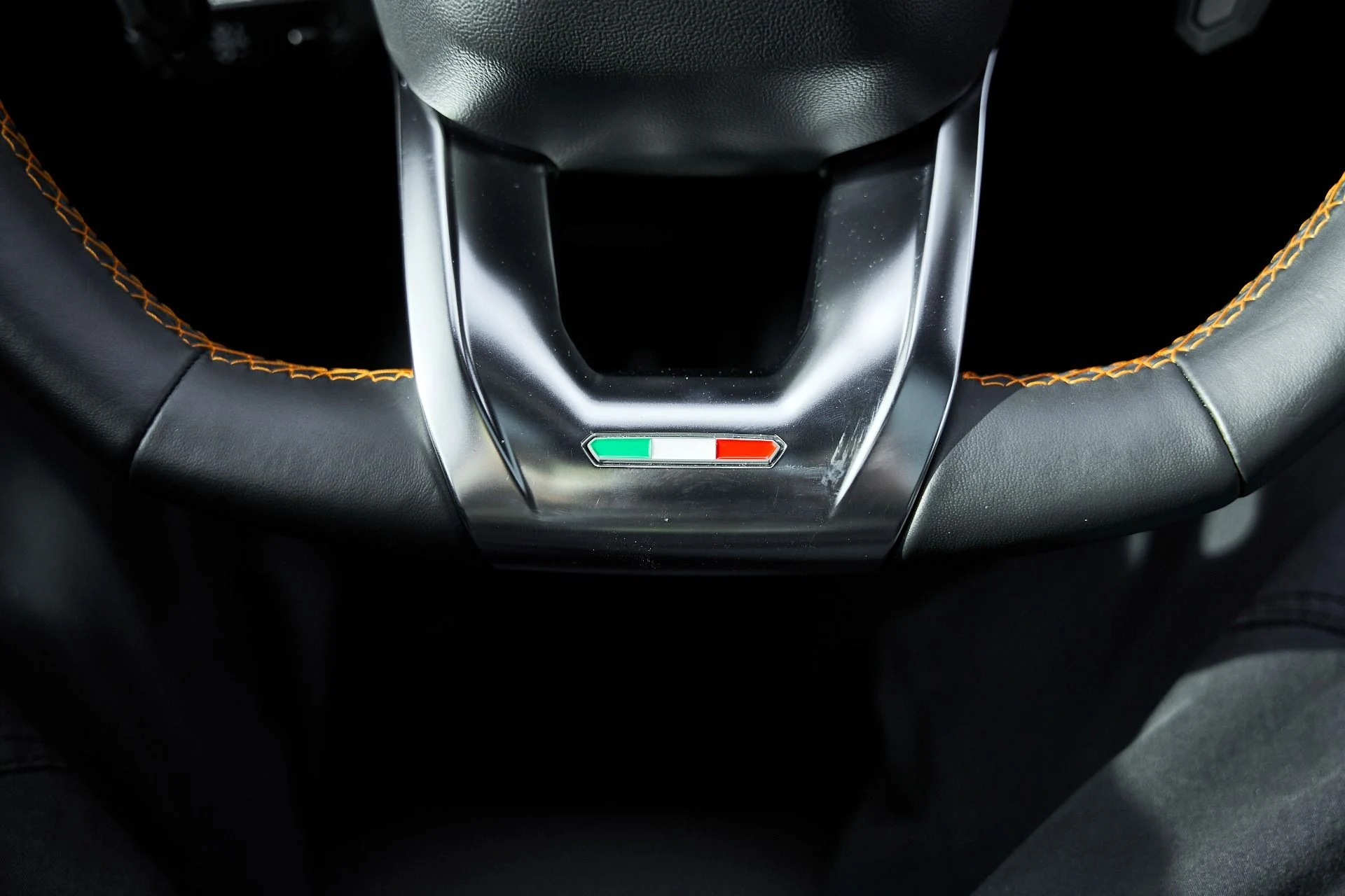 mph060_836024518_Used_2022_Lamborghini_Urus_1766457460_247e1c5678