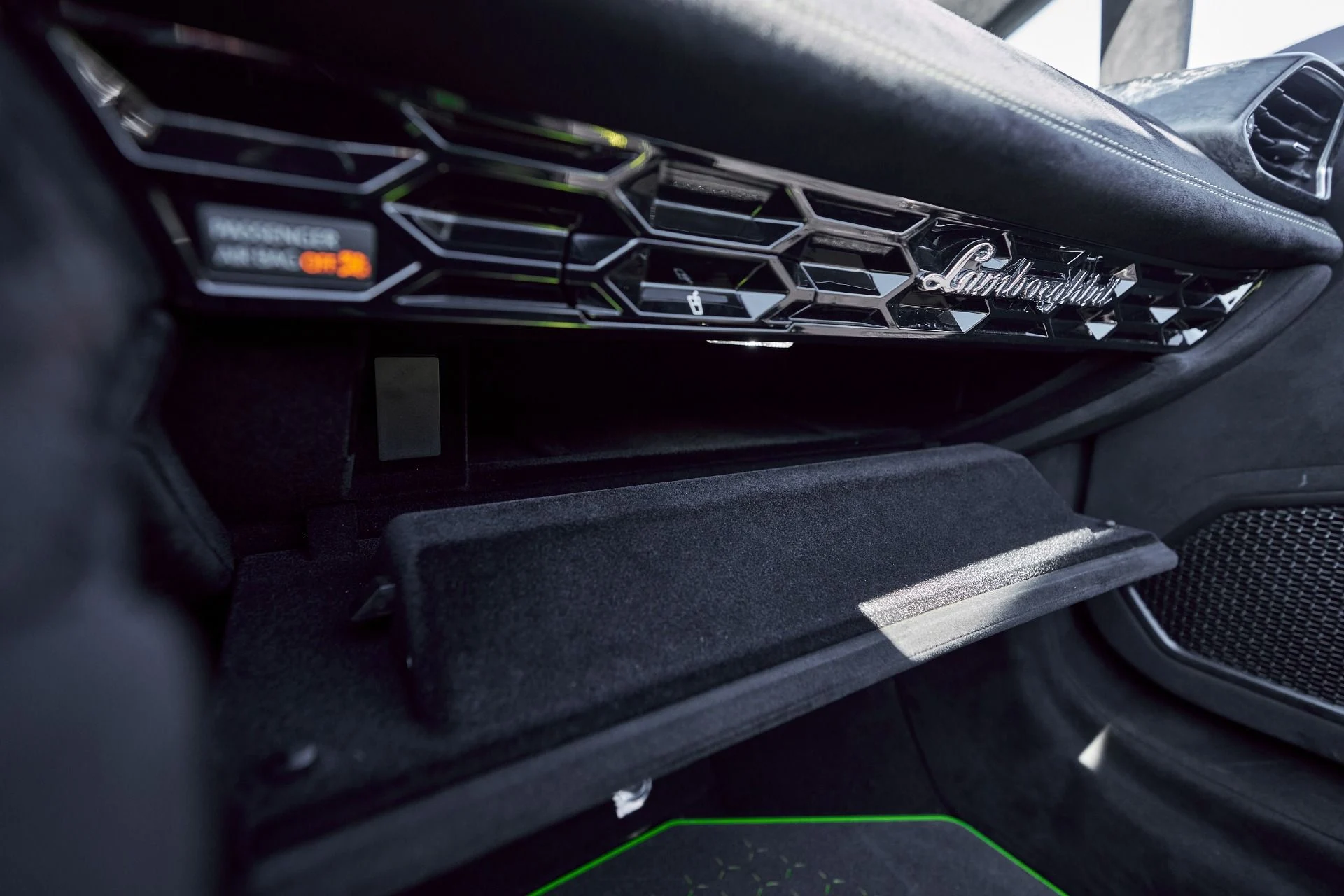 mph060_842022031_Used_2019_Lamborghini_Huracan_Performante_Spyder_1764058349_c77f3da313