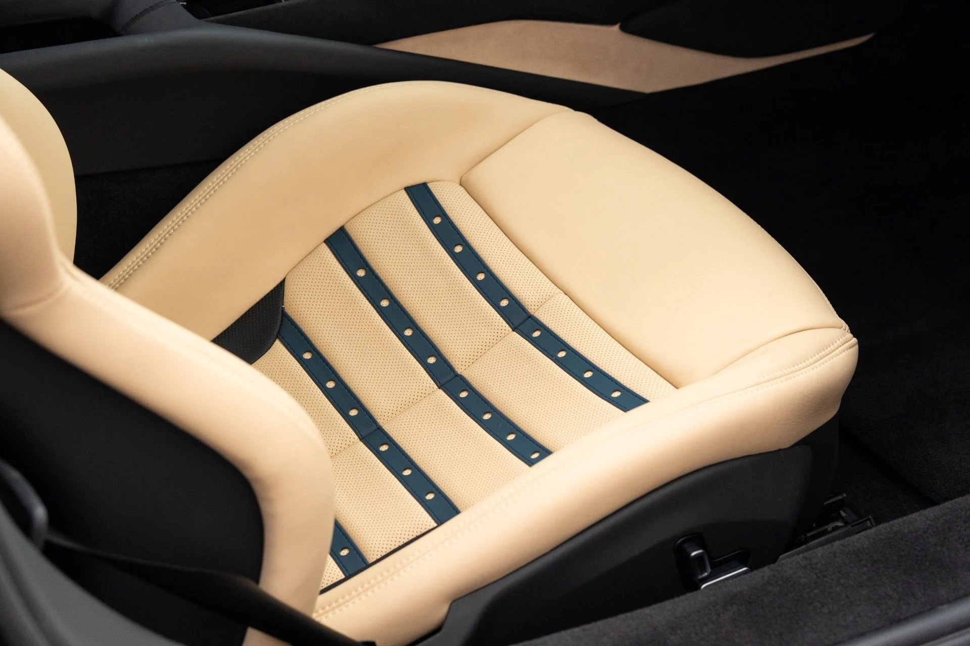 mph060_84510521_Used_2023_Ferrari_296_GTB_1780421553_67dd18c09d
