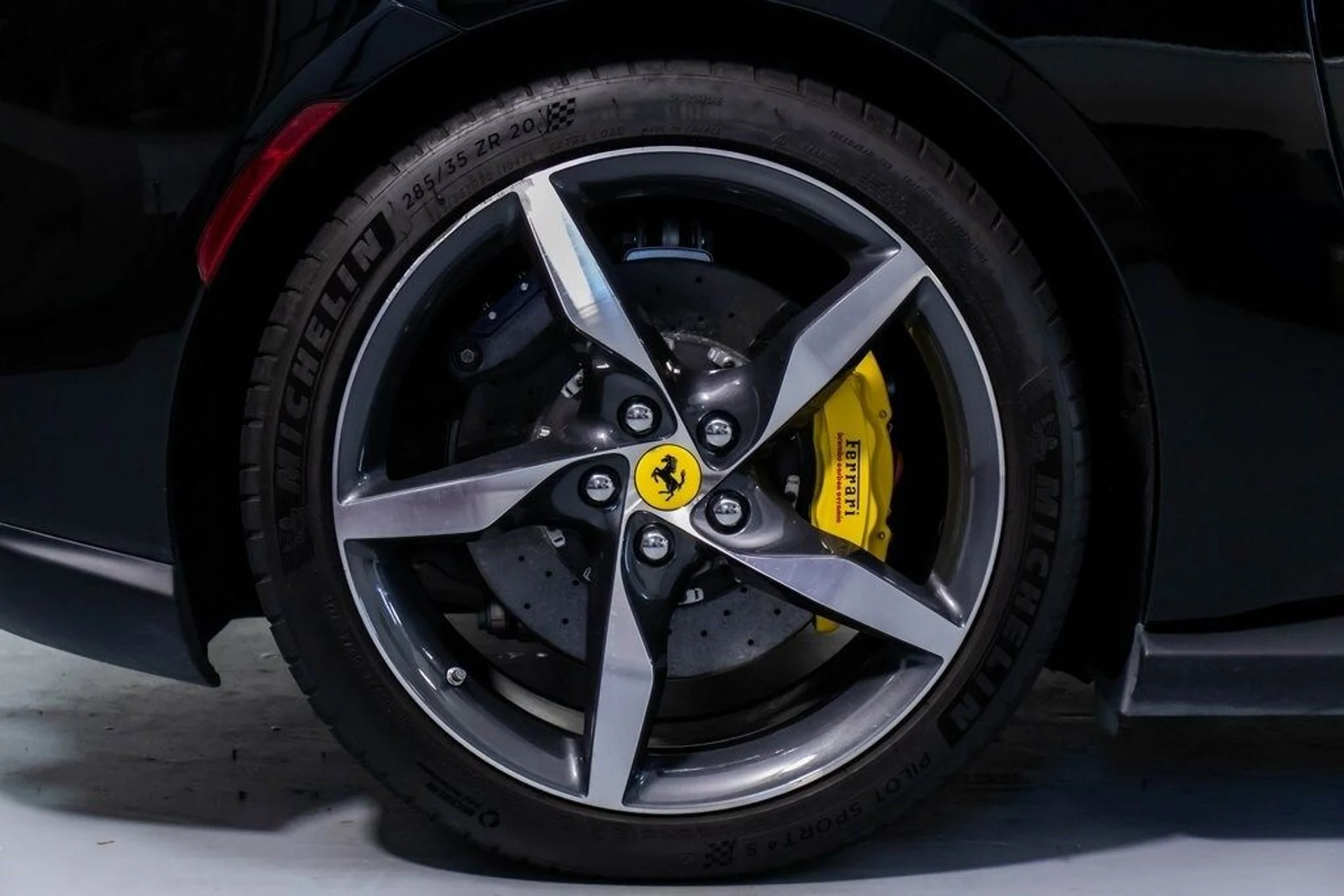 mph060_84703127_f811777efd62318006227b0a3cda61f3x_438d646edc