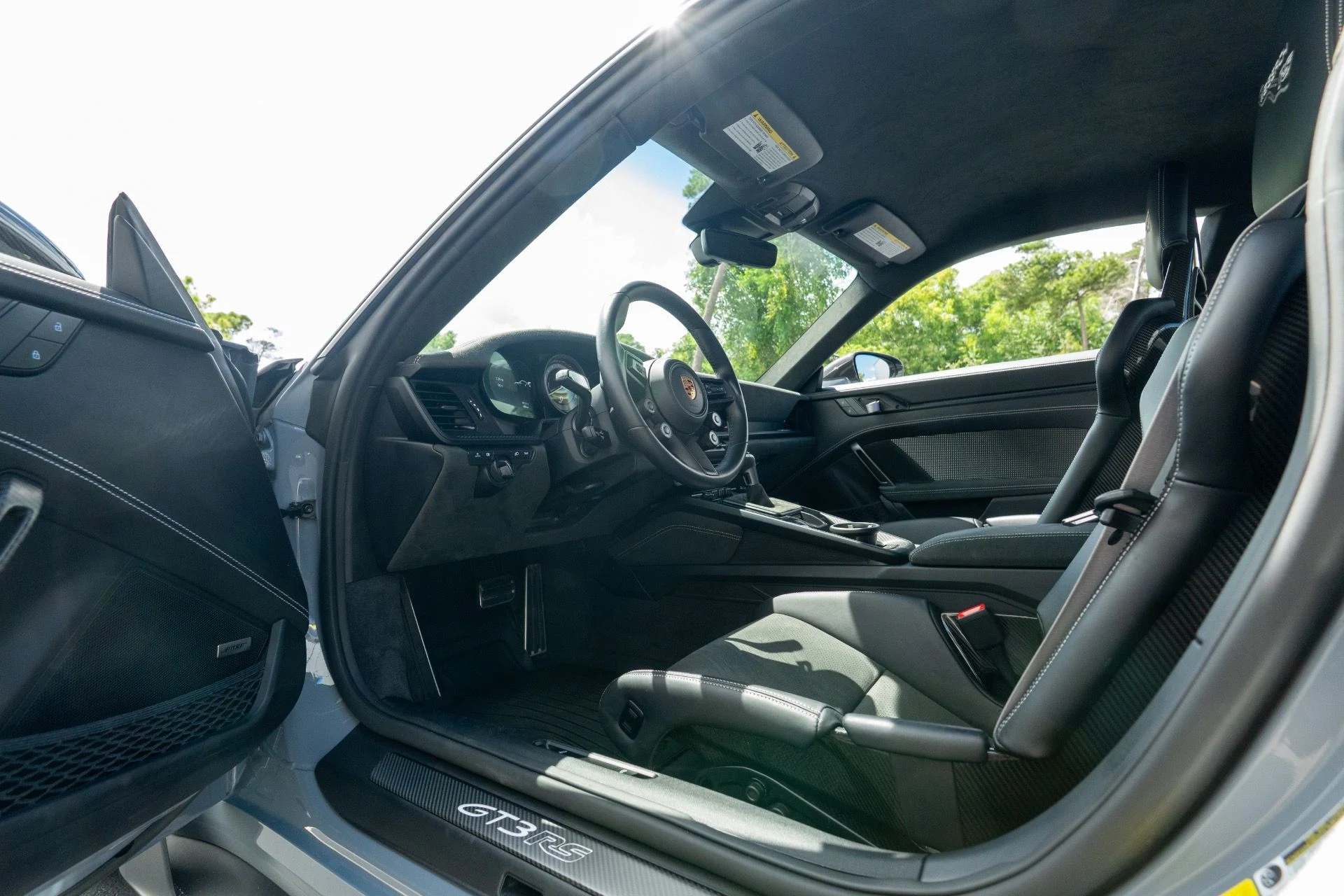 mph060_89006072_Used_2023_Porsche_911_GT_3_RS_1757968217_8a8b78d97a