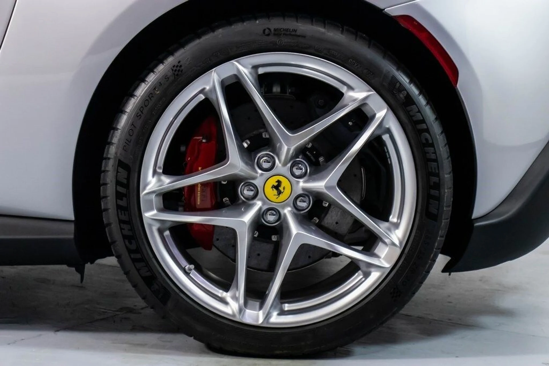 mph060_906156214_c06fd478c1a40bc9018ee887d37c27f0x_3b3fe2572a