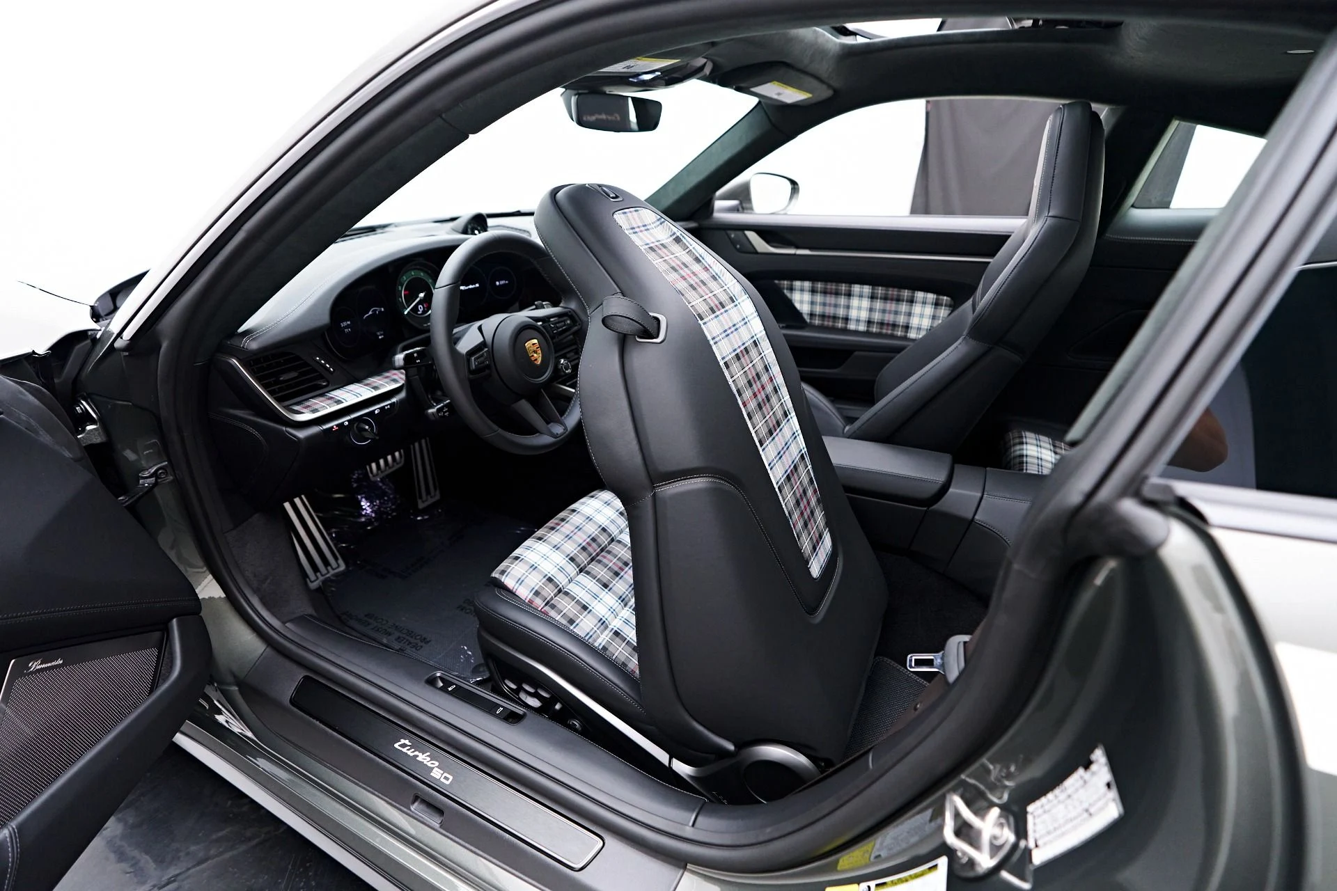 mph060_910509498_Used_2025_Porsche_911_Turbo_1757541248_3102d1729d