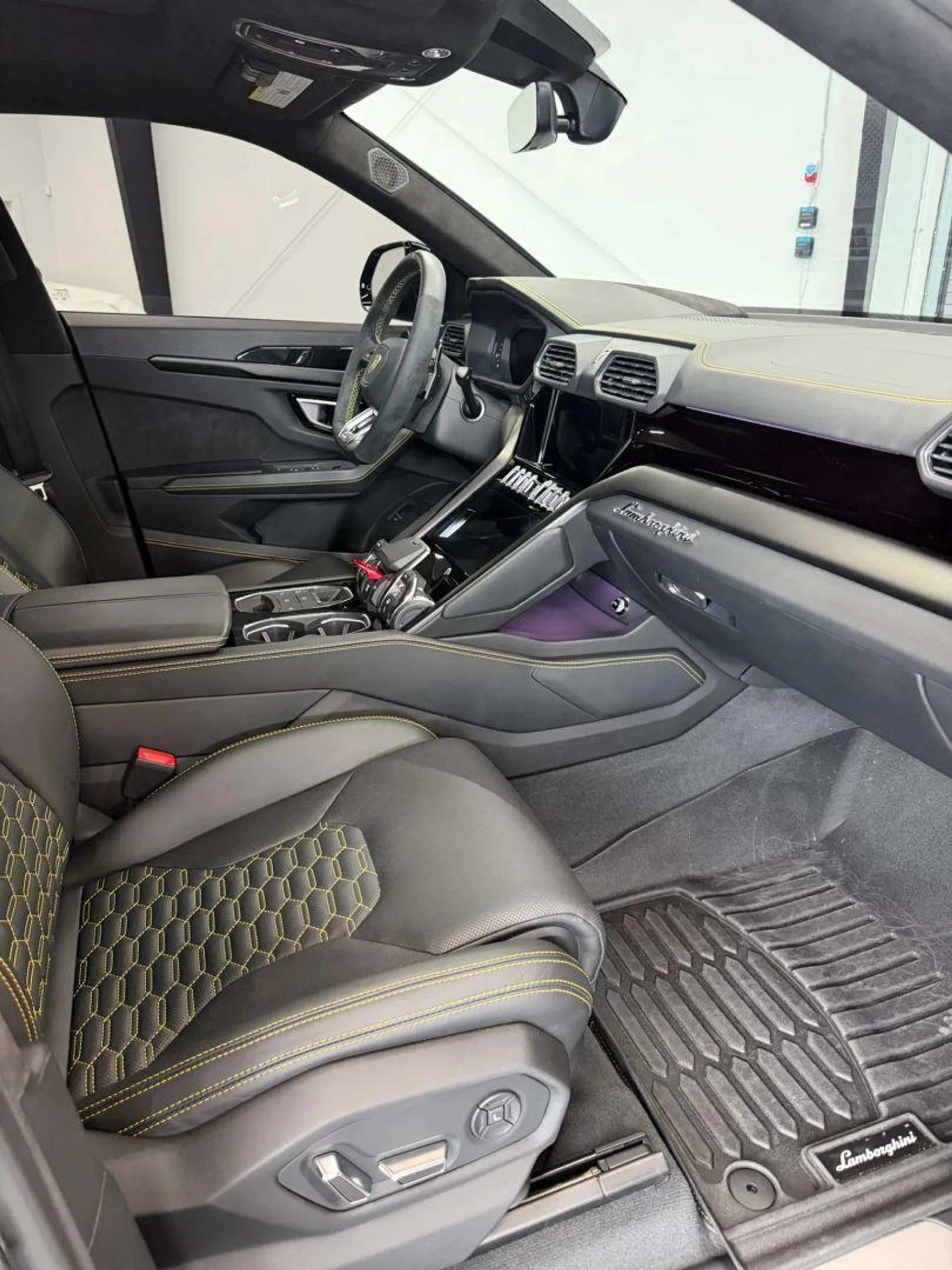 mph060_939128958_Used_2022_Lamborghini_Urus_Sport_Utility_4_D_1784762946_ee6a86255e