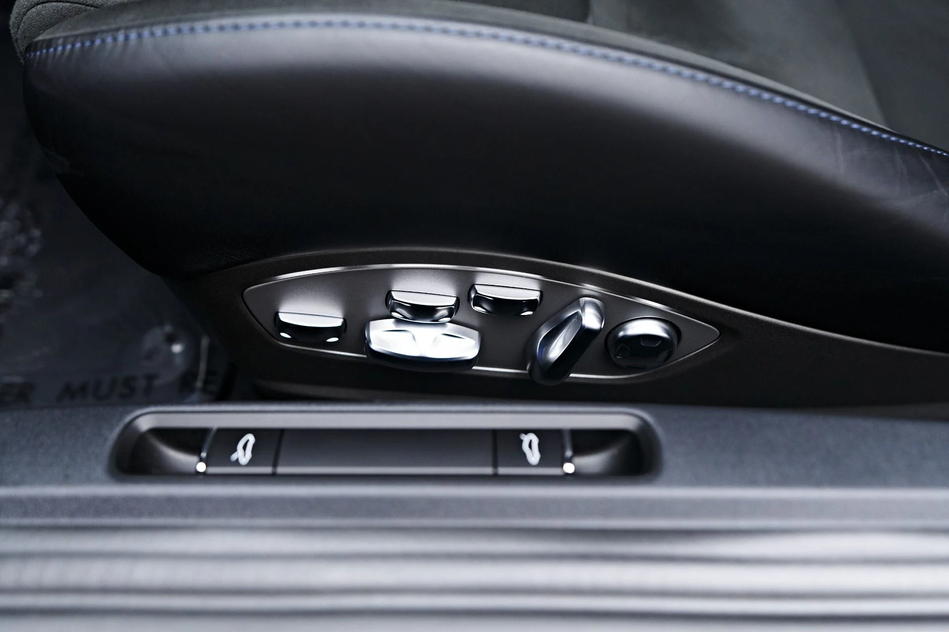 mph060_939640206_Used_2024_Porsche_718_Cayman_GT_4_RS_1757637912_487f684333
