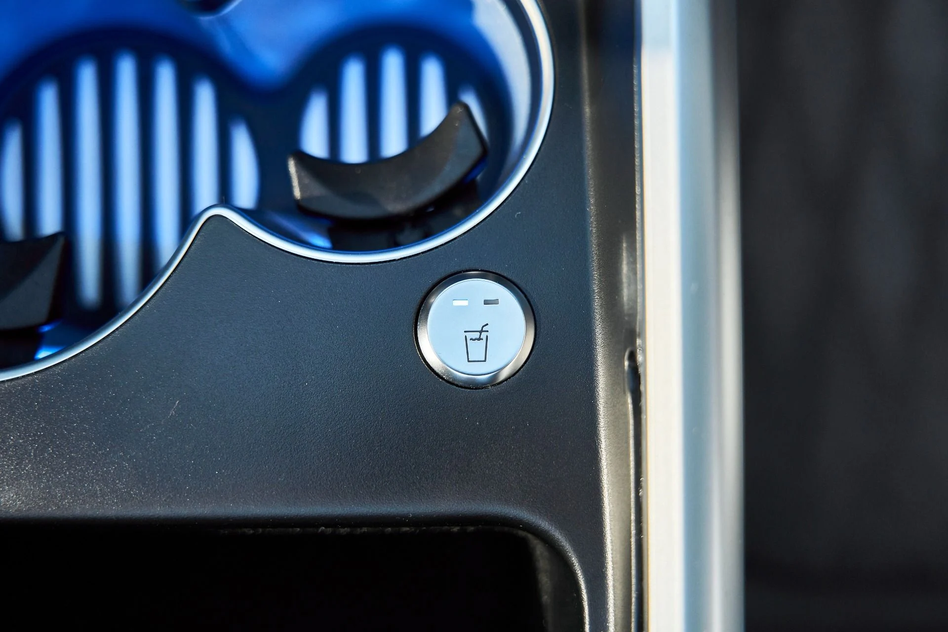 mph060_945311143_Used_2024_Mercedes_Benz_EQS_Maybach_EQS_680_1766455954_b23c399d41