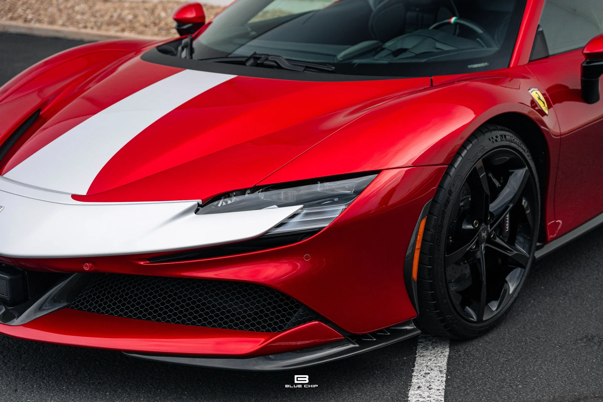 mph060_958068135_6a6a857e6bfc24c1adae15fe_23796_202025_20_Ferrari_20_SF_90_20_Spider_20_Roso_20_Magma_61_316b0b8328