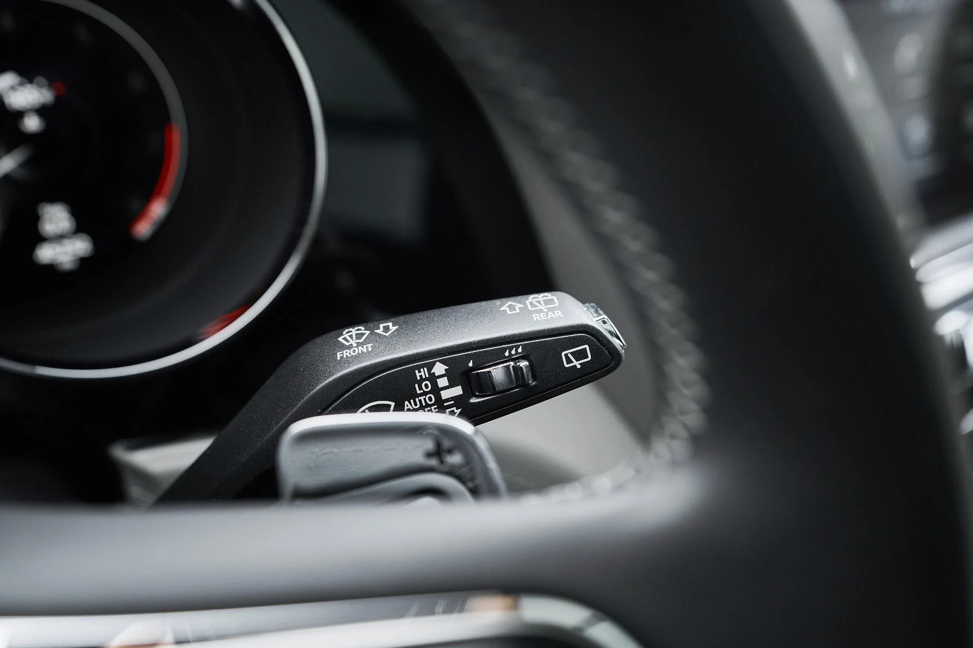 mph060_961944018_Used_2023_Bentley_Bentayga_EWB_Azure_1763502570_3f4e34cb0f