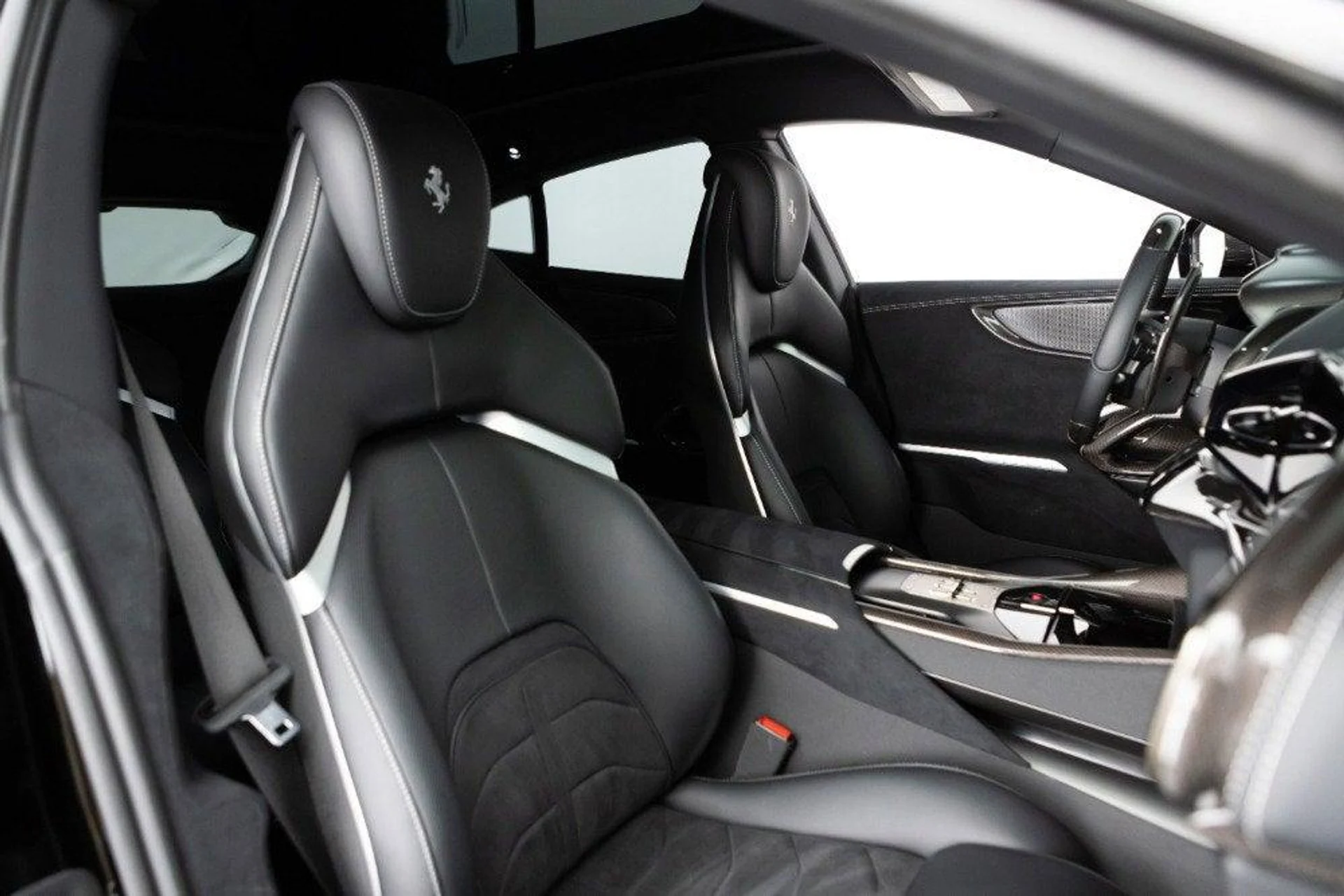 mph060_984900072_Used_2025_Ferrari_Purosangue_1777382836_71c0a66b5a