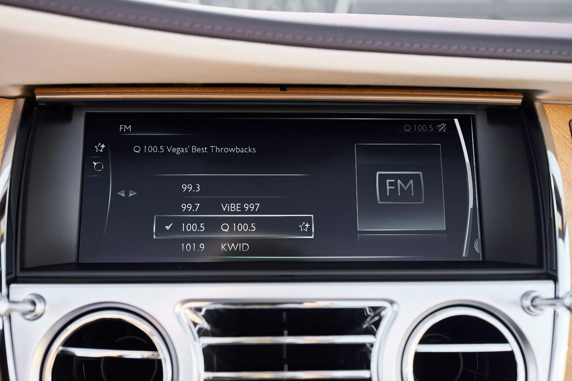 mph060_986881667_Used_2020_Rolls_Royce_Dawn_Base_1762645871_9b36f6821c