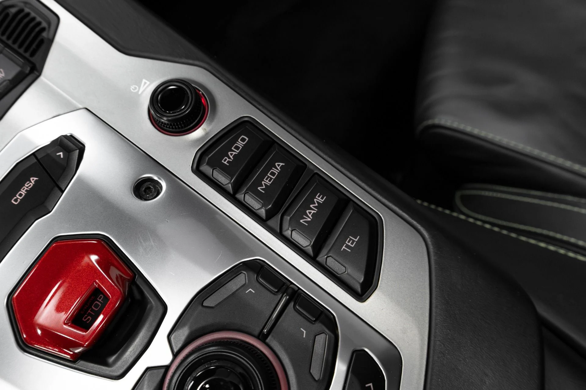 mph061_1000398534_Used_2015_Lamborghini_Aventador_LP_700_4_1770952947_f2218be211