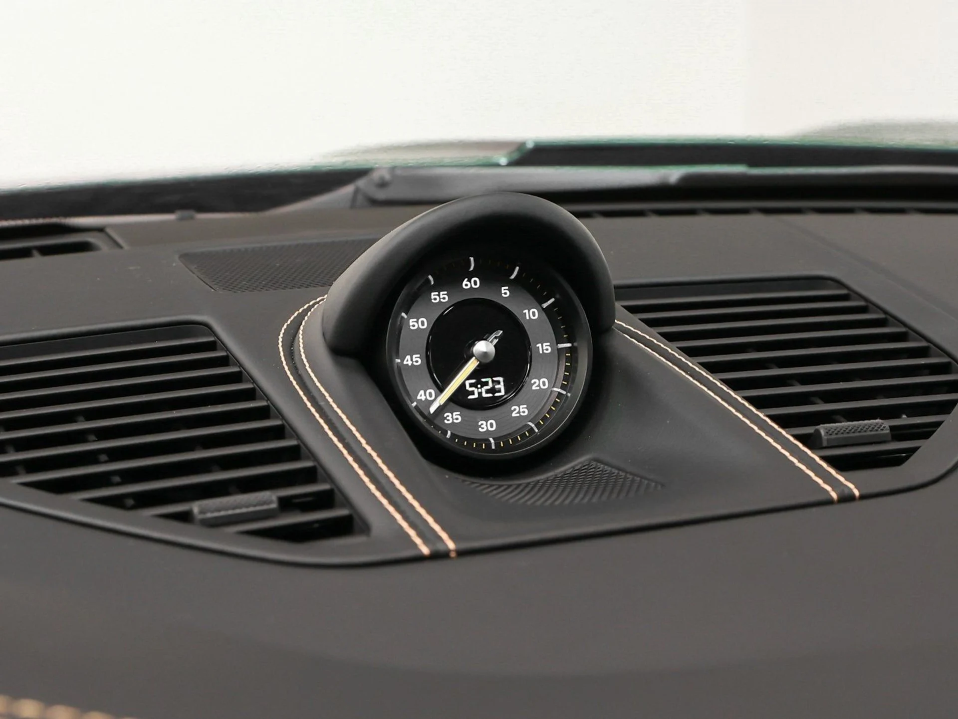 mph061_103875207_62_5041595ea2