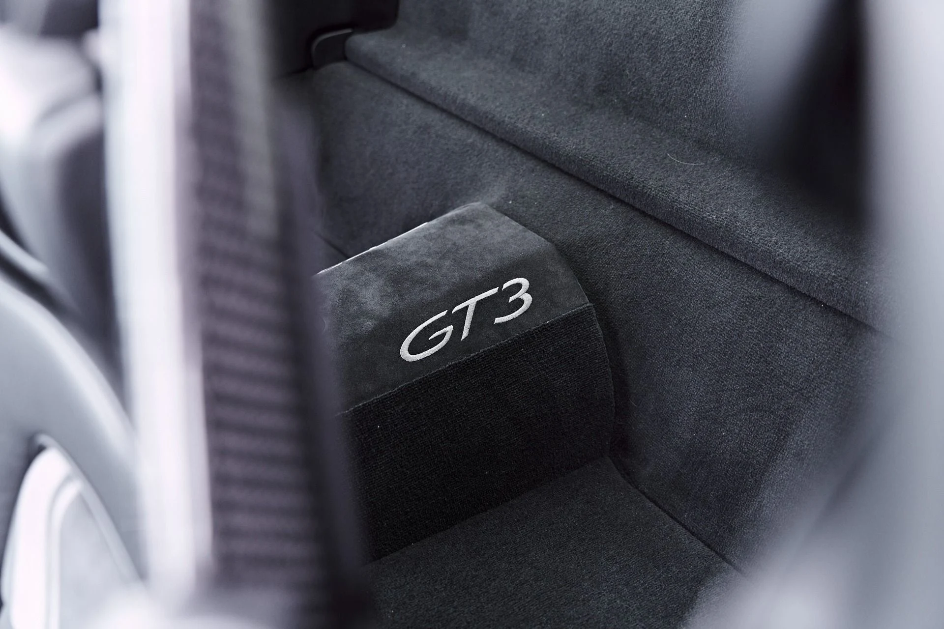 mph061_10436676_Used_2018_Porsche_911_GT_3_1782763388_c9c034f2ed