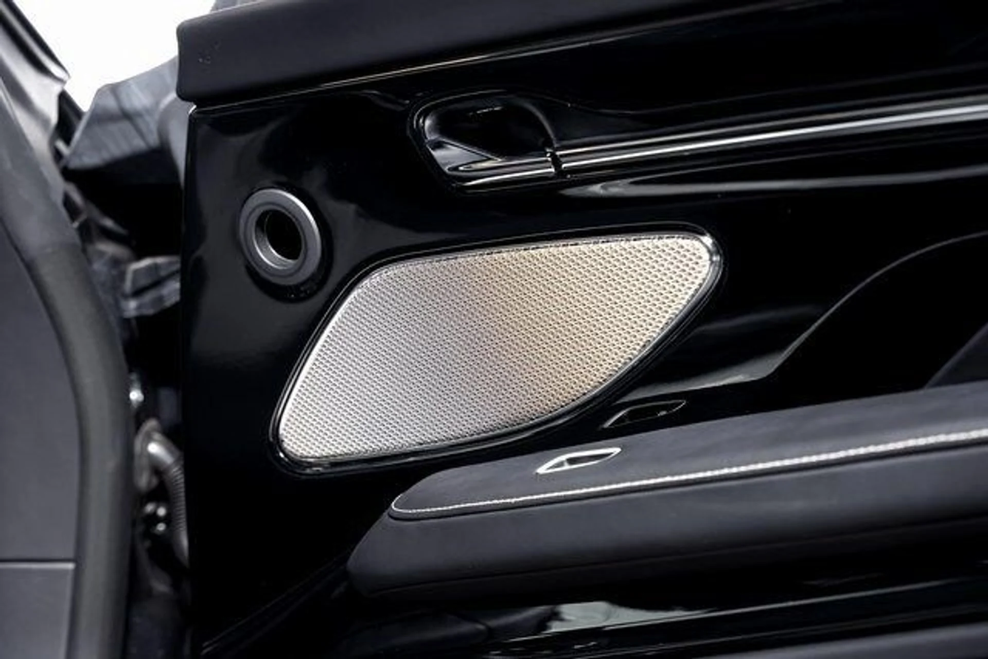 mph061_1049384888_fbc5e54f9215d1f7ff6cc3453df67874x_b53a5da111