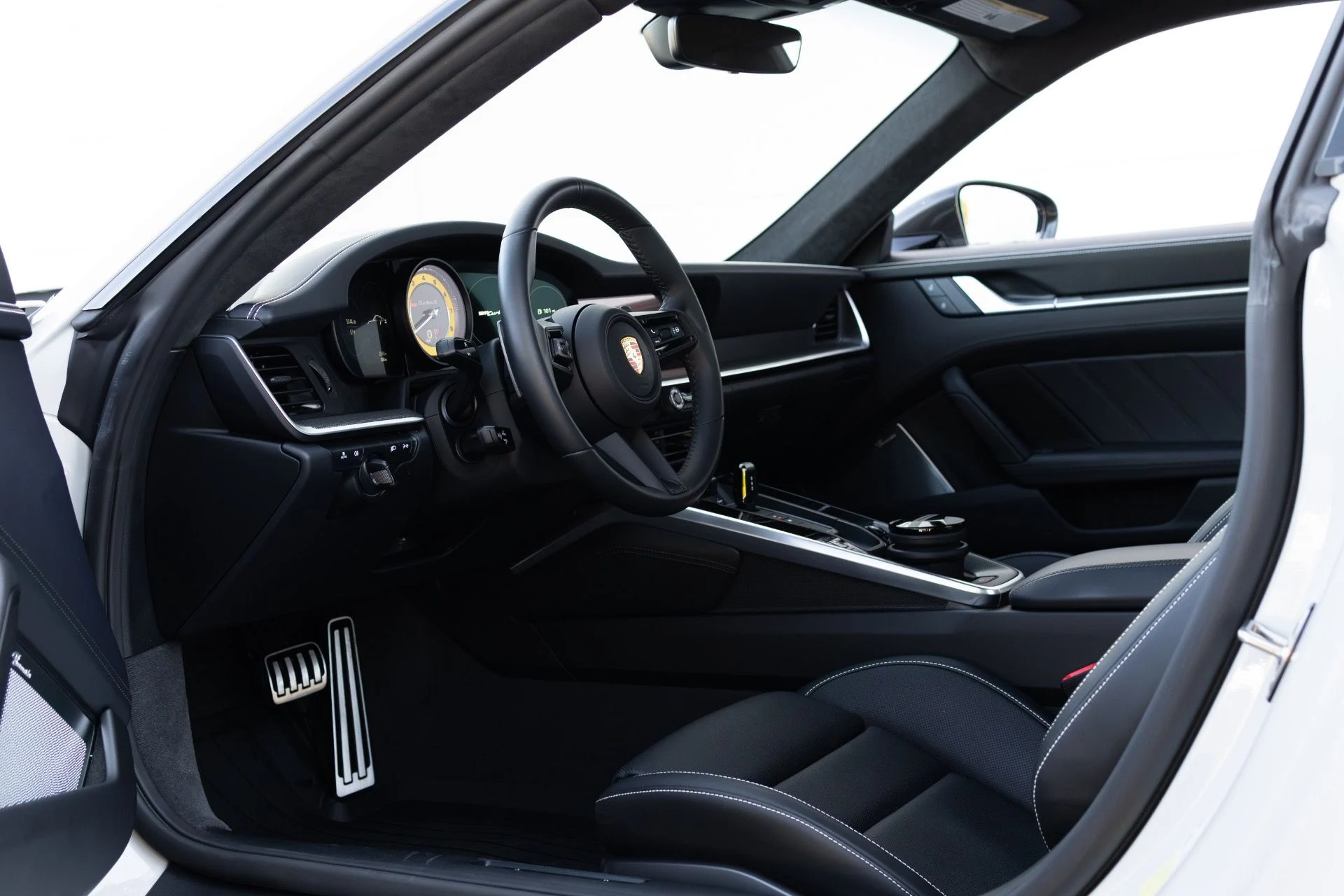 mph061_1095247444_Used_2025_Porsche_911_Turbo_S_1770437451_cb5f6c4bf3