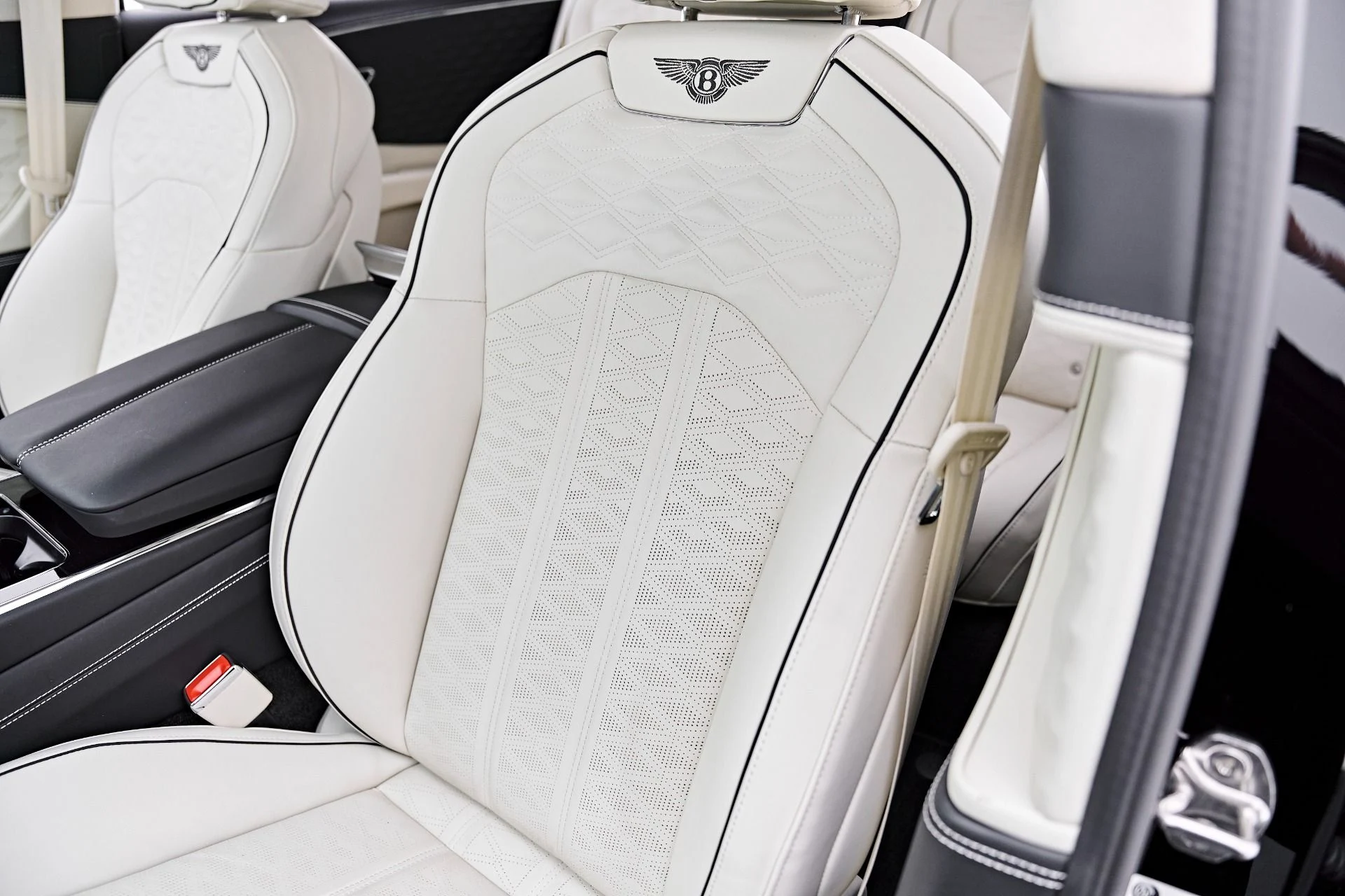 mph061_1114075482_Used_2025_Bentley_Flying_Spur_Speed_1786412270_41b681a8e1