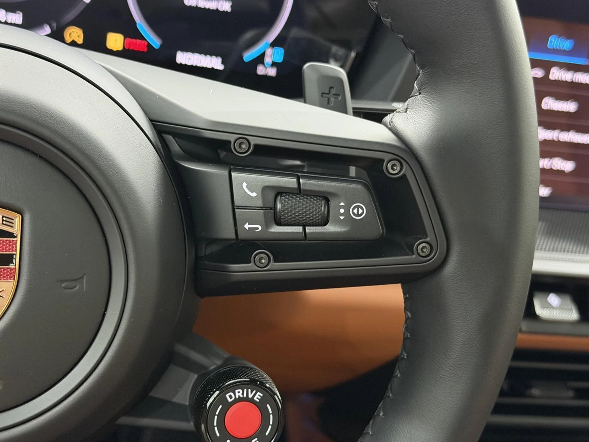 mph061_1128097436_821a38e057b7265f53a4afc24340c686_bf9a027302