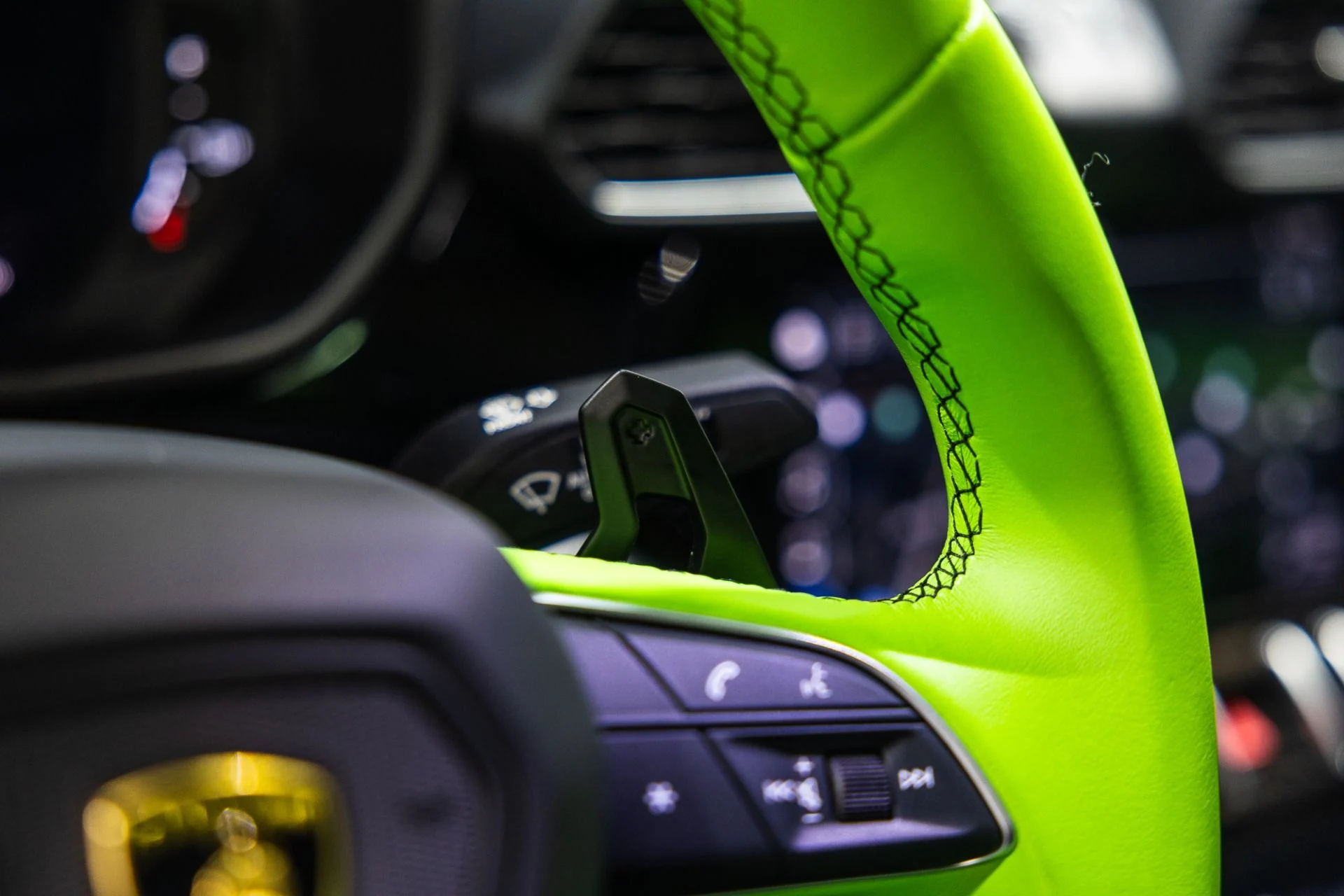 mph061_1152004202_Used_2021_Lamborghini_Urus_Verde_Mantis_Pearl_Full_Stealth_PPF_1764949019_549823b3c8