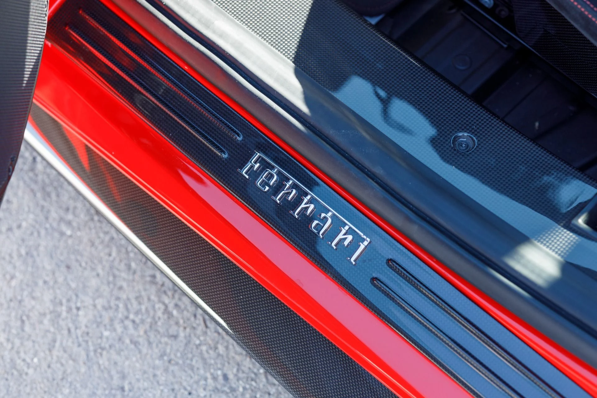 mph061_1154210940_Used_2020_Ferrari_488_Pista_1765914948_429bd0076f