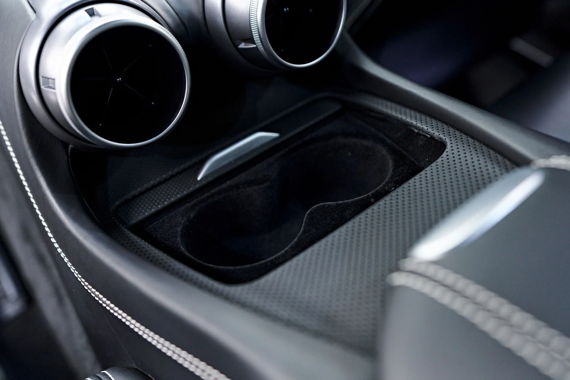 mph061_1159695992_Used_2019_Ferrari_GTC_4_Lusso_T_1758850889_e9f4004a0c