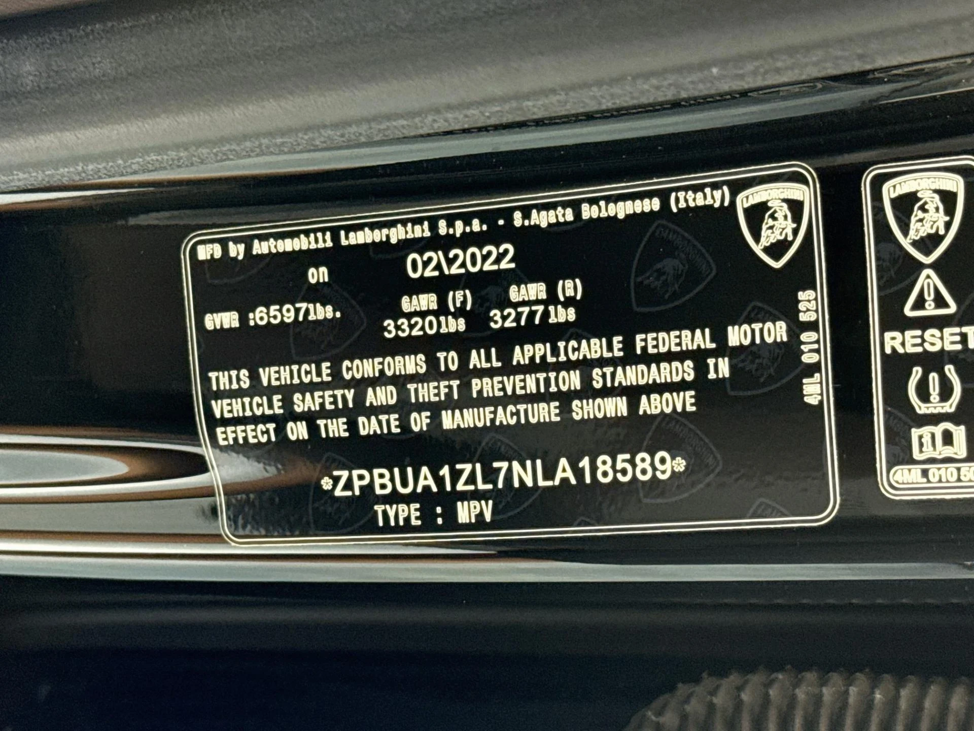 mph061_1171292186_Used_2022_Lamborghini_Urus_1786409423_5892f94c68
