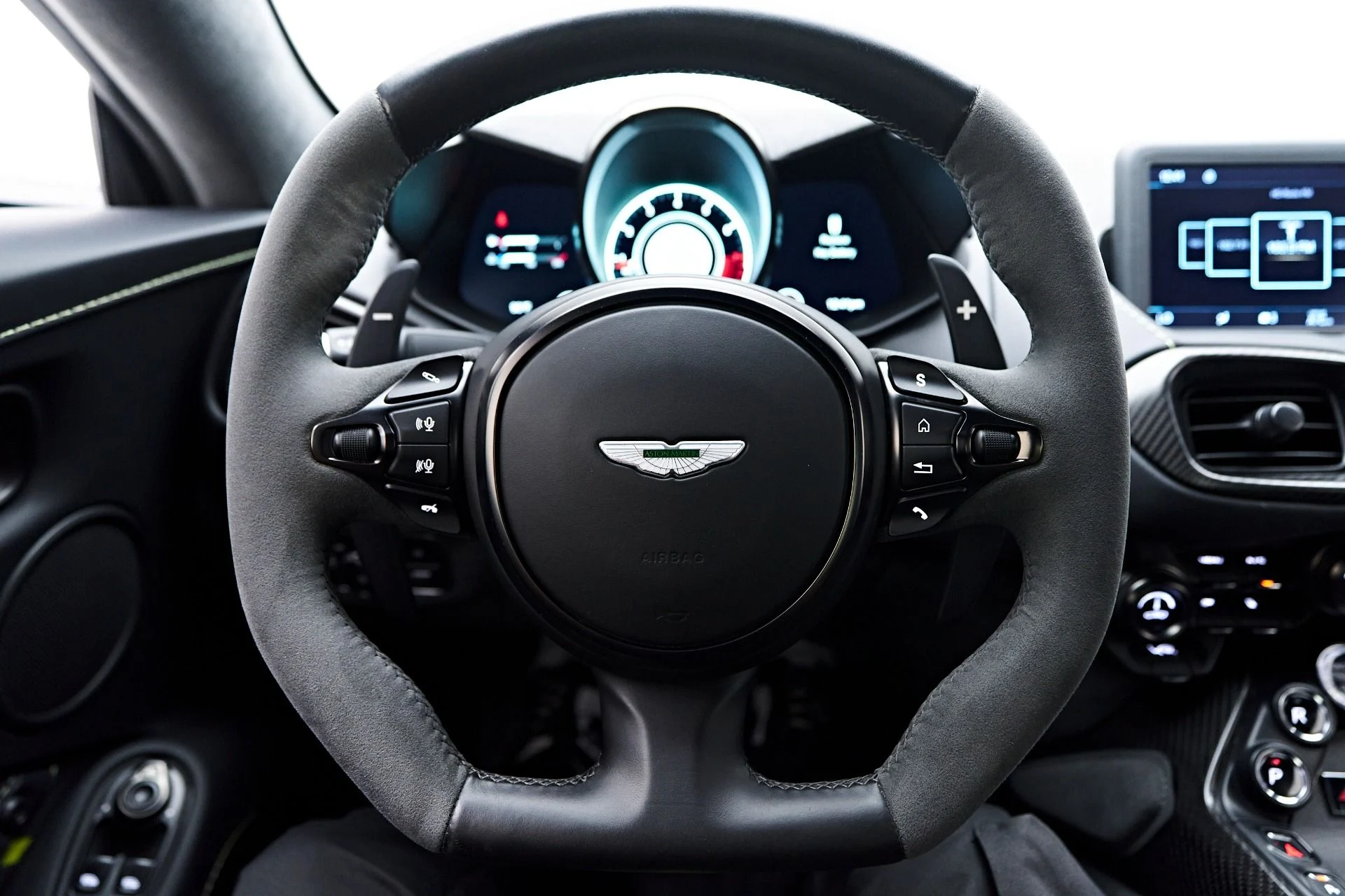 mph061_1225006192_Used_2023_Aston_Martin_Vantage_F1_Edition_1755655705_729264ae8d