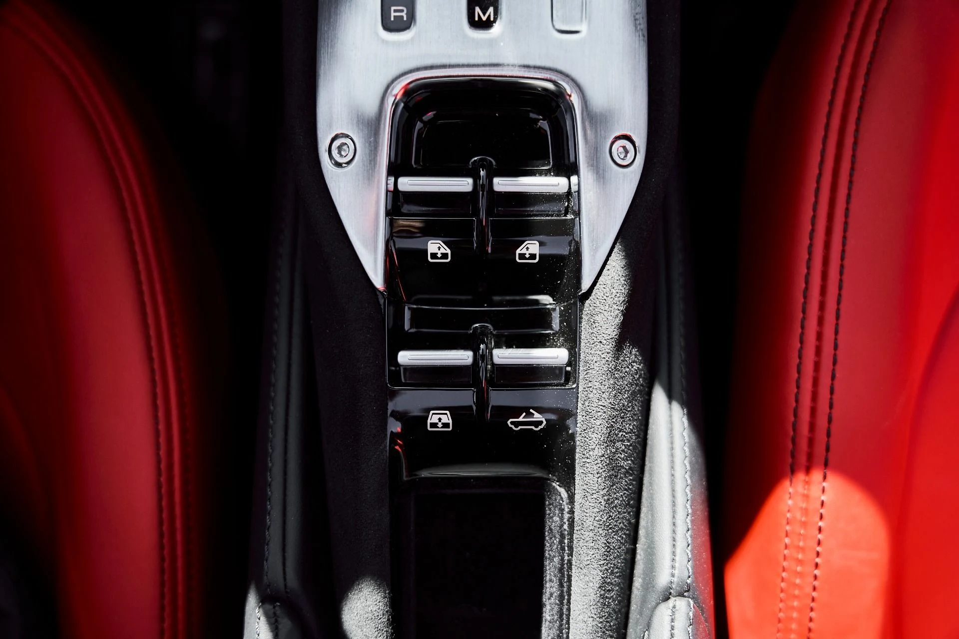 mph061_1237933018_Used_2024_Ferrari_SF_90_Spider_Base_1776734397_d92b1a9bae