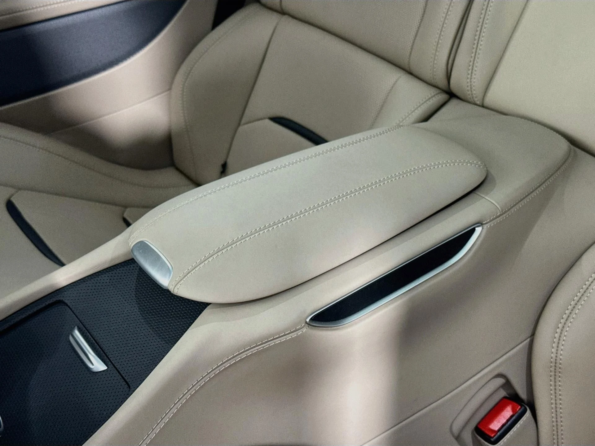 mph061_125255421_Used_2019_Ferrari_GTC_4_Lusso_1792629199_41cf43297c
