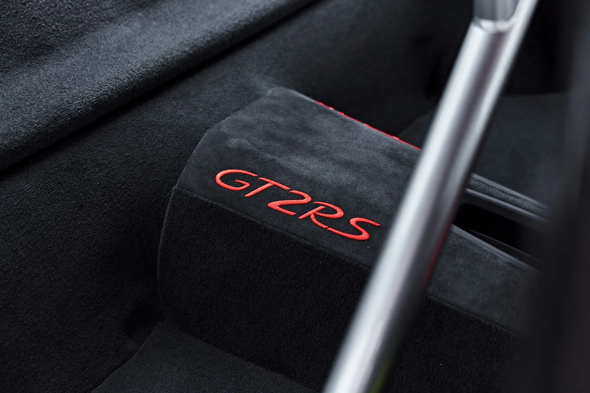 mph061_1252753679_Used_2019_Porsche_911_GT_2_RS_1788559281_ddd172fbd1