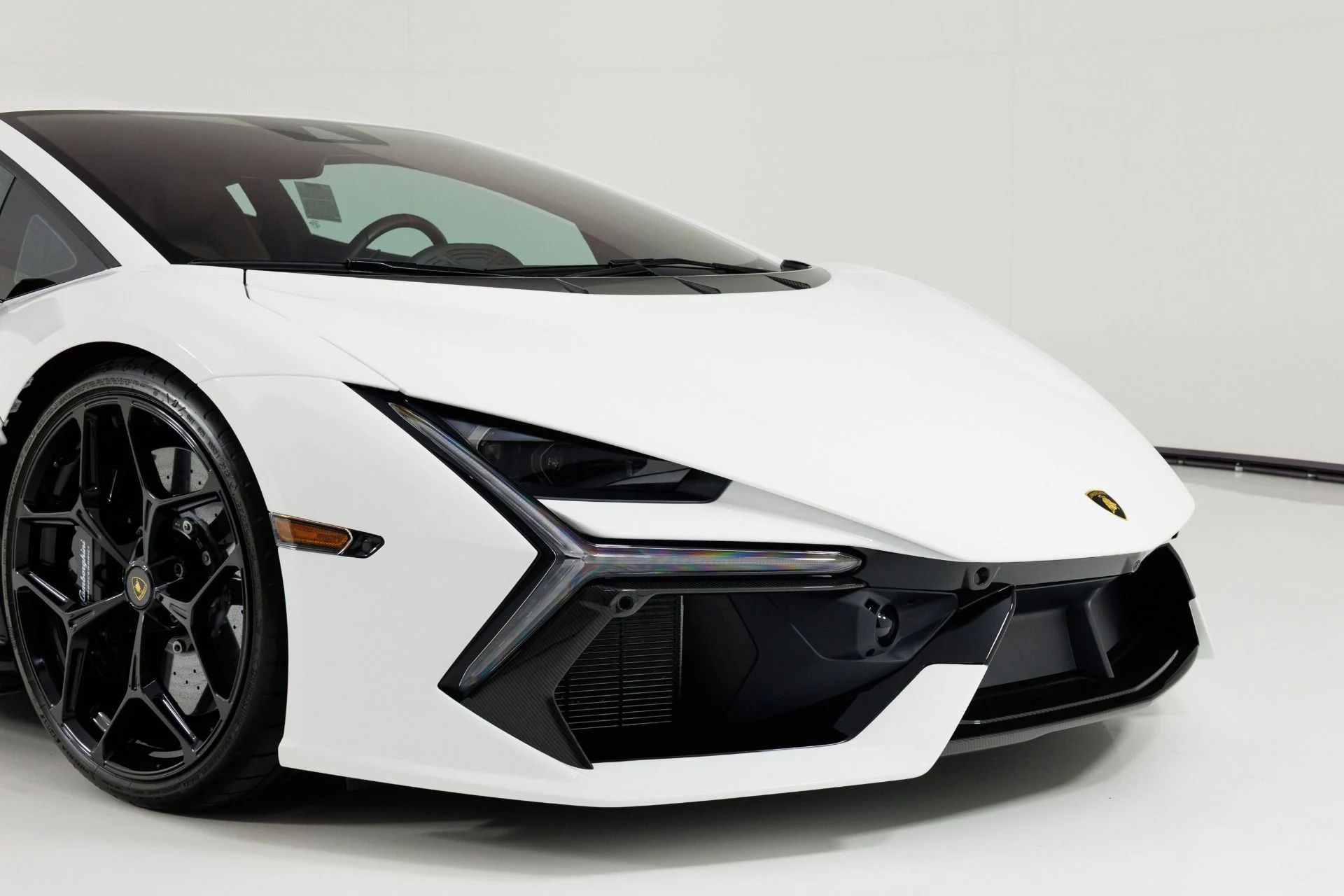 mph061_126623106_Used_2024_Lamborghini_Revuelto_1786042592_f8560c5d7f