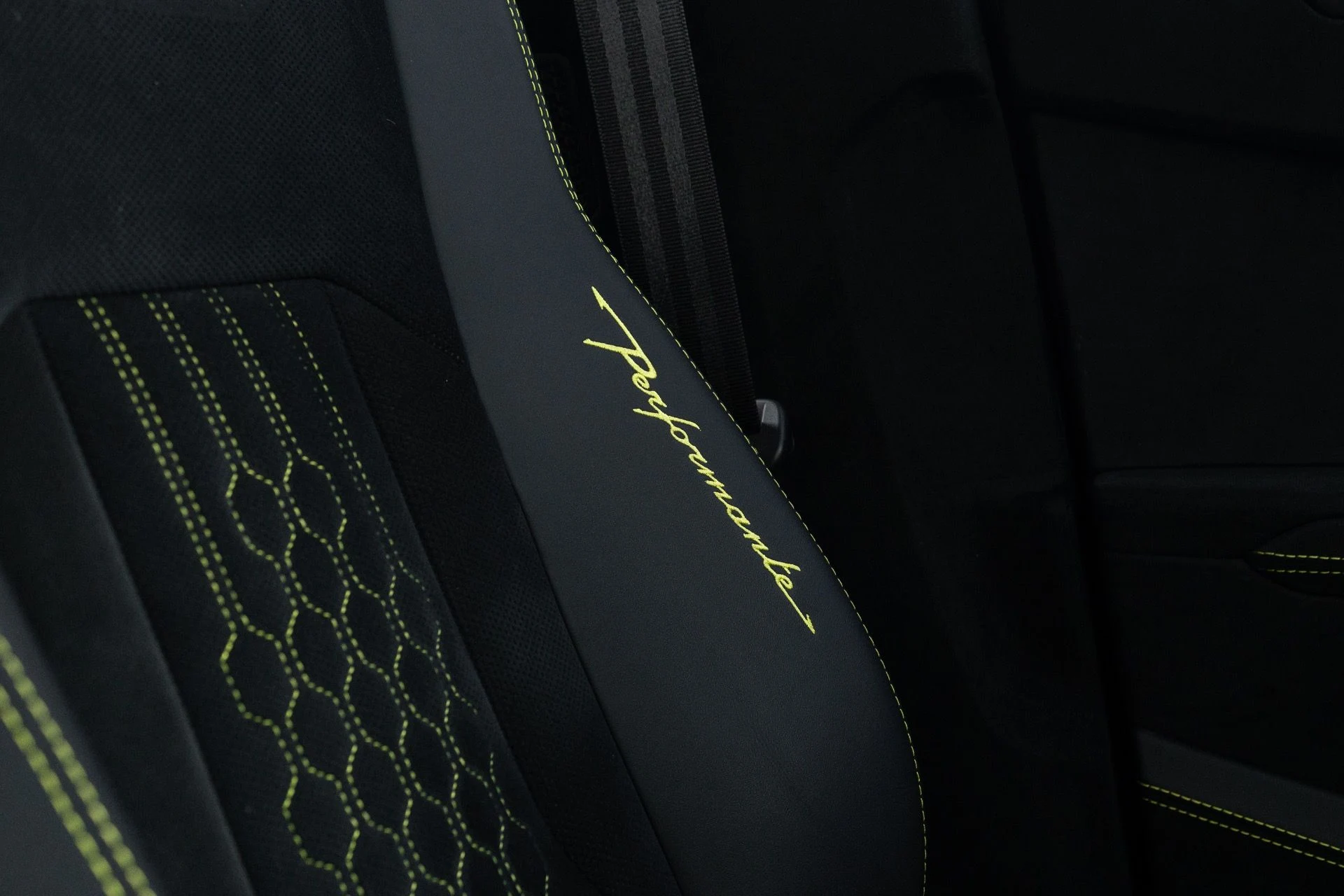 mph061_1270939119_Used_2024_Lamborghini_Urus_Performante_1774062490_d152ff429f