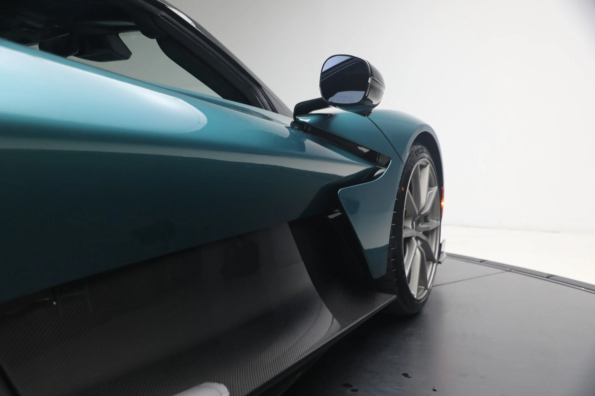 mph061_1308789729_New_2026_Aston_Martin_Valhalla_1779312555_d5e5d162bf