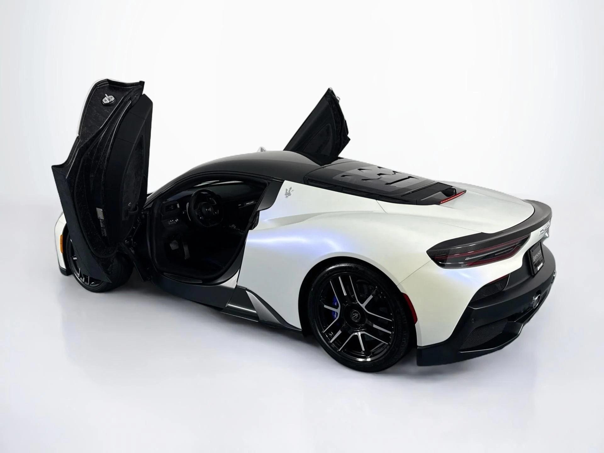 mph061_136742617_Used_2023_Maserati_MC_20_1784665856_105090abc0