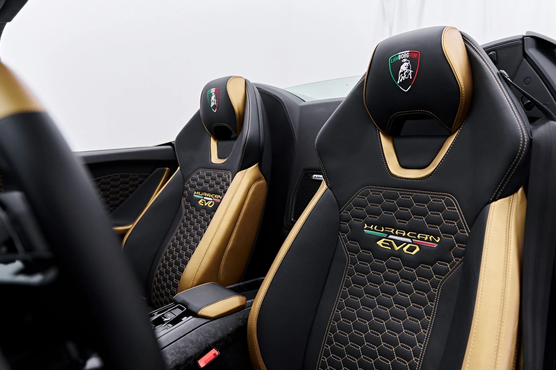 mph061_137467994_Used_2022_Lamborghini_Huracan_EVO_Base_1791315965_a01fe5184a