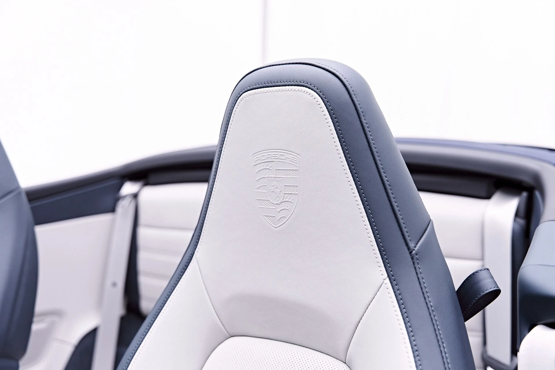 mph061_1469332302_Used_2025_Porsche_911_Carrera_1777504826_cd1e9ee9a1