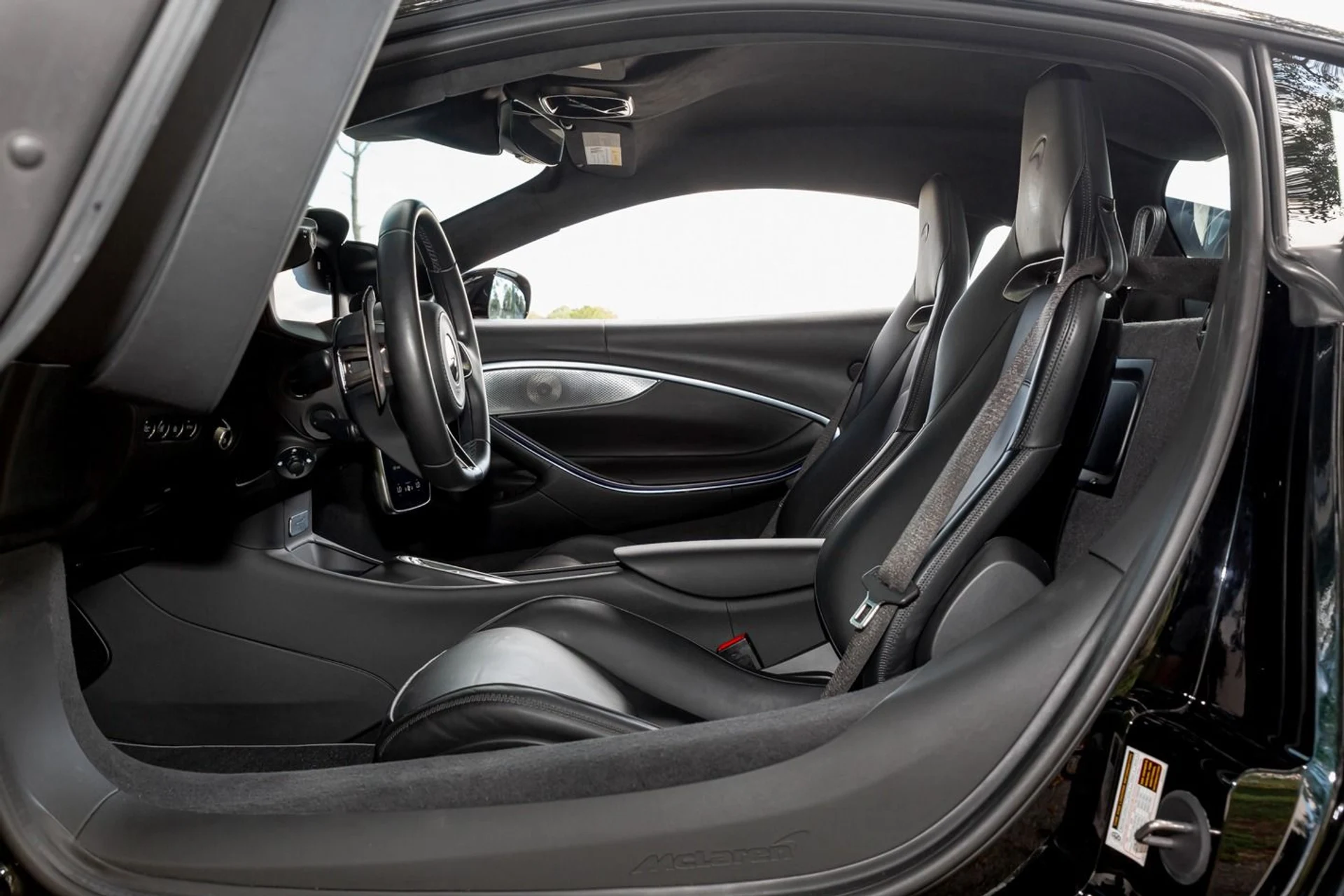 mph061_149974248_440_p62_l_06ee09de3c