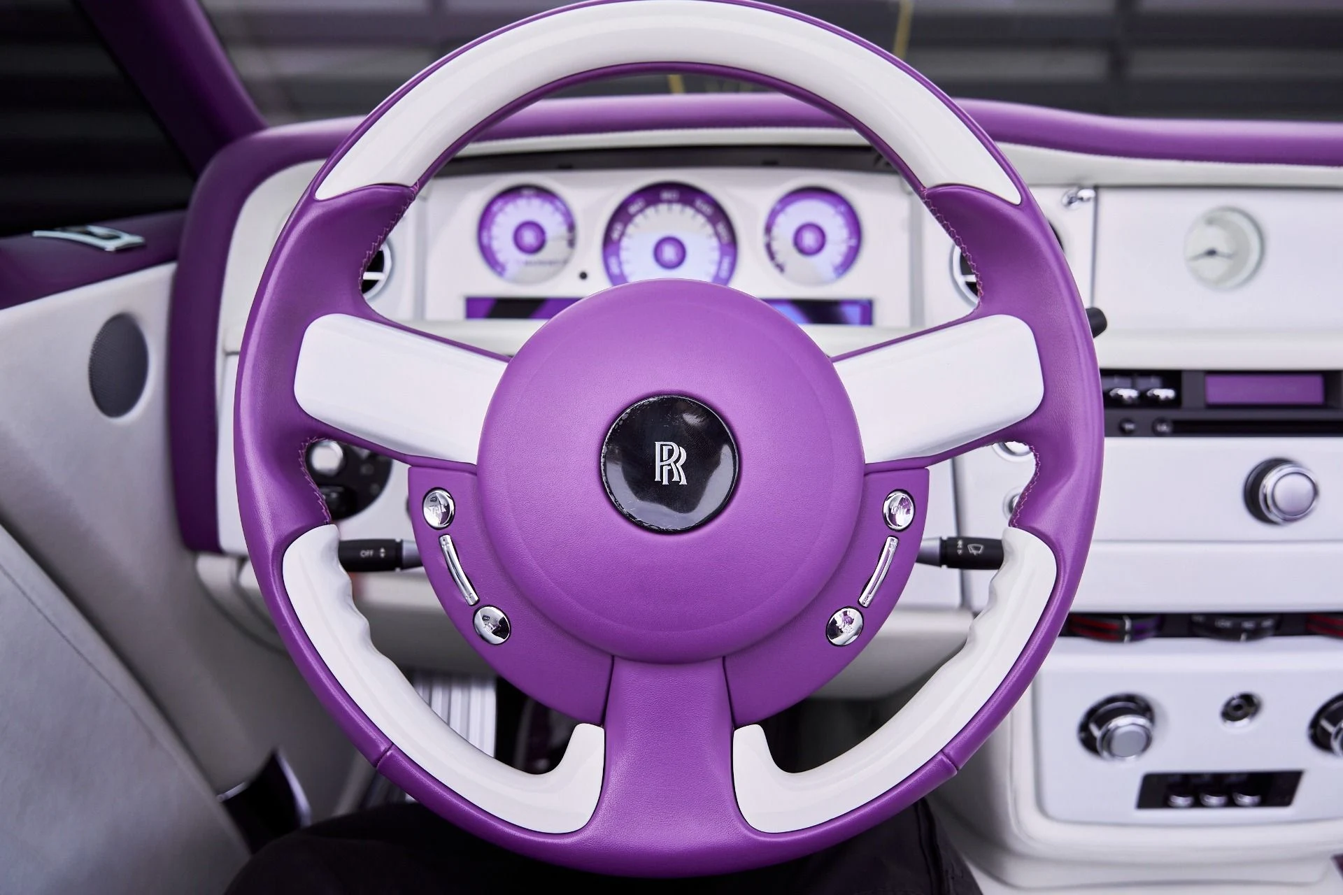 mph061_157262328_Used_2008_Rolls_Royce_Phantom_Drophead_Coupe_Base_1769136085_efba527a27