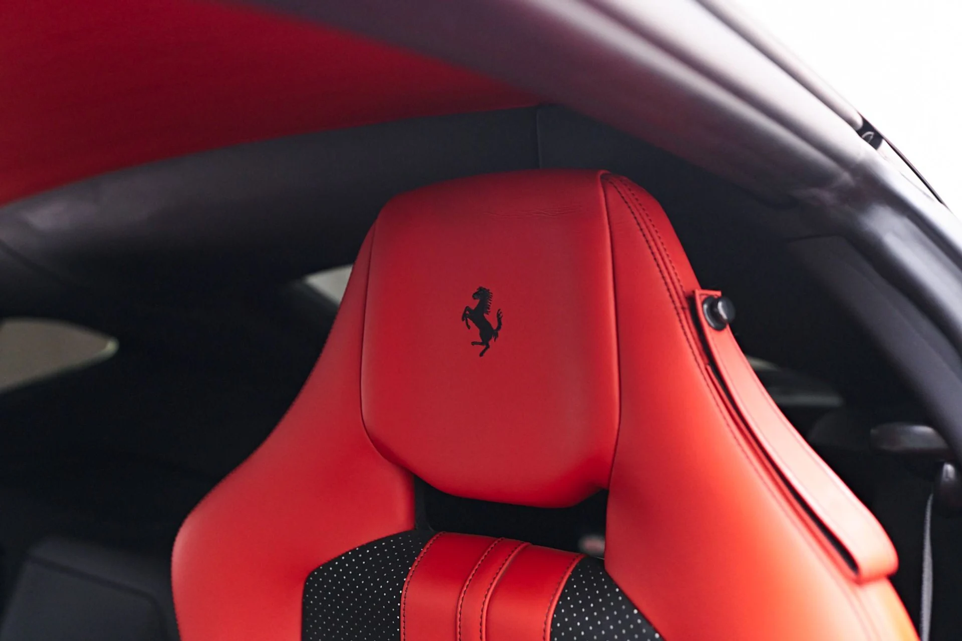 mph061_1573239205_Used_2018_Ferrari_812_Superfast_Base_1747268951_2a24f0d30d