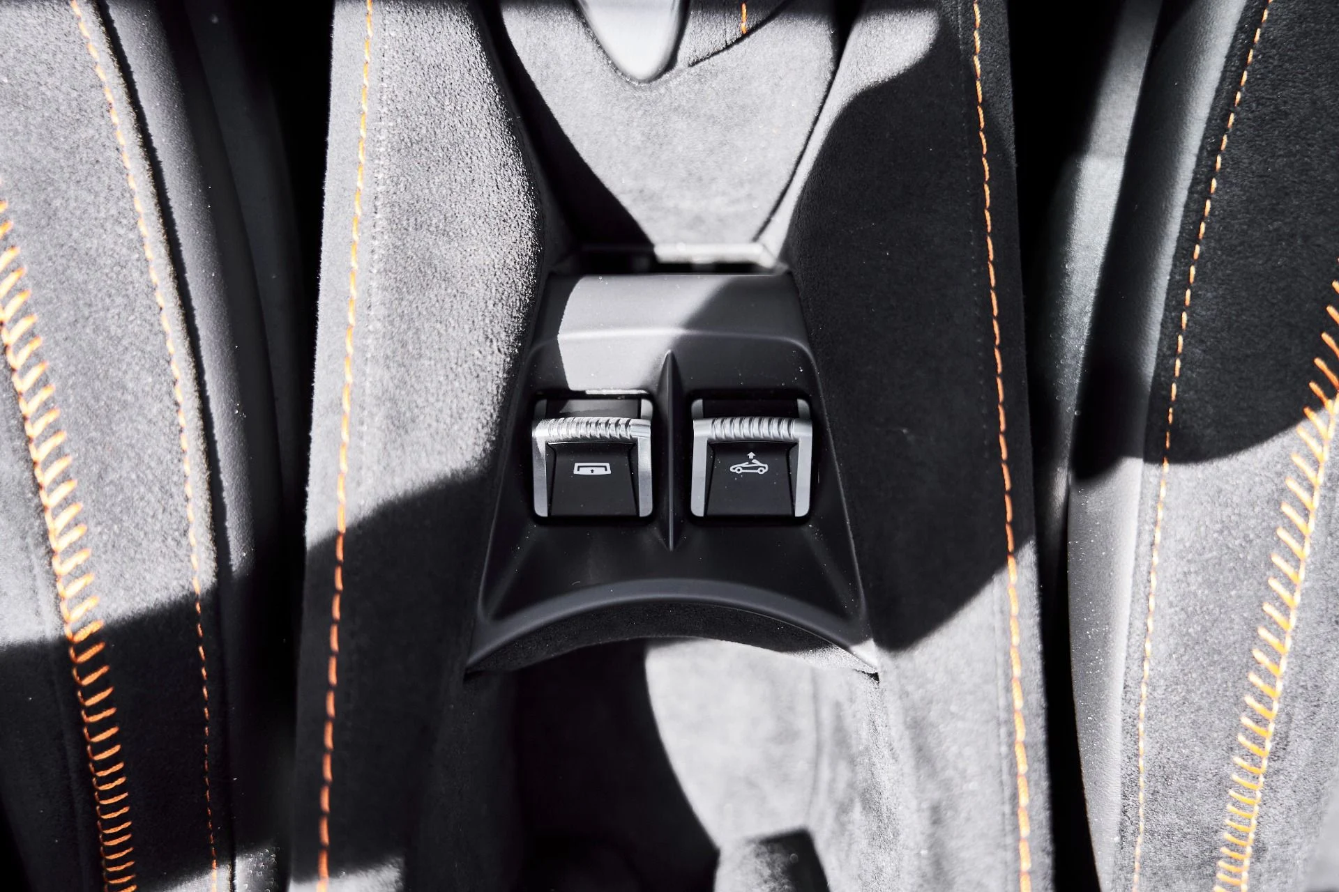 mph061_1601010539_Used_2025_Mc_Laren_750_S_1776907701_8a9b91972c