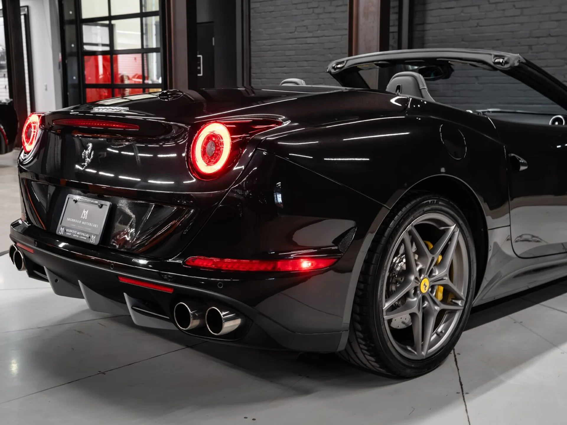 mph061_1609778414_ferrari_california_2015_4f9239a559