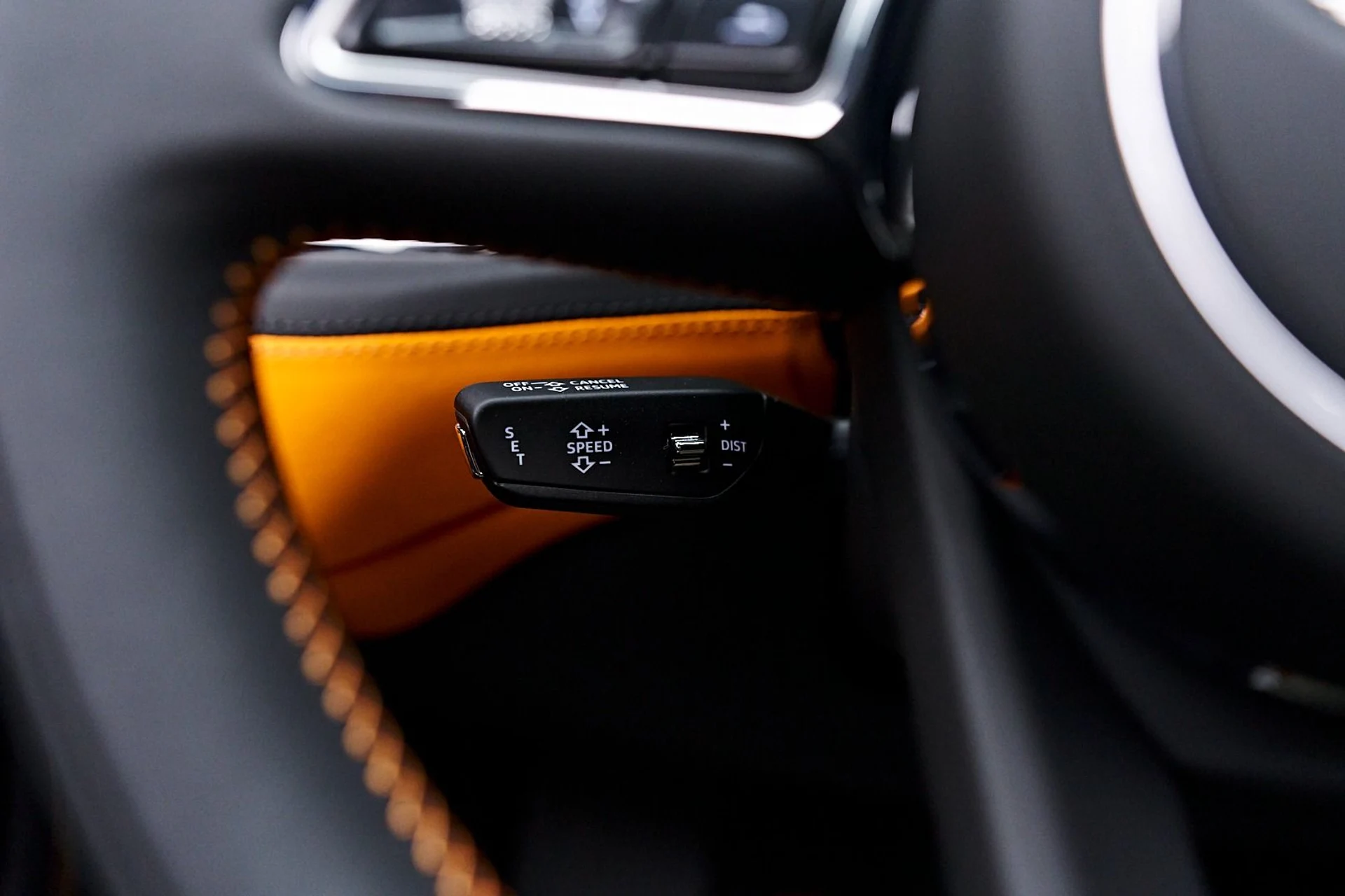 mph061_1615173468_Used_2025_Bentley_Bentayga_S_Black_Edition_1738363048_c45f1bb9c7