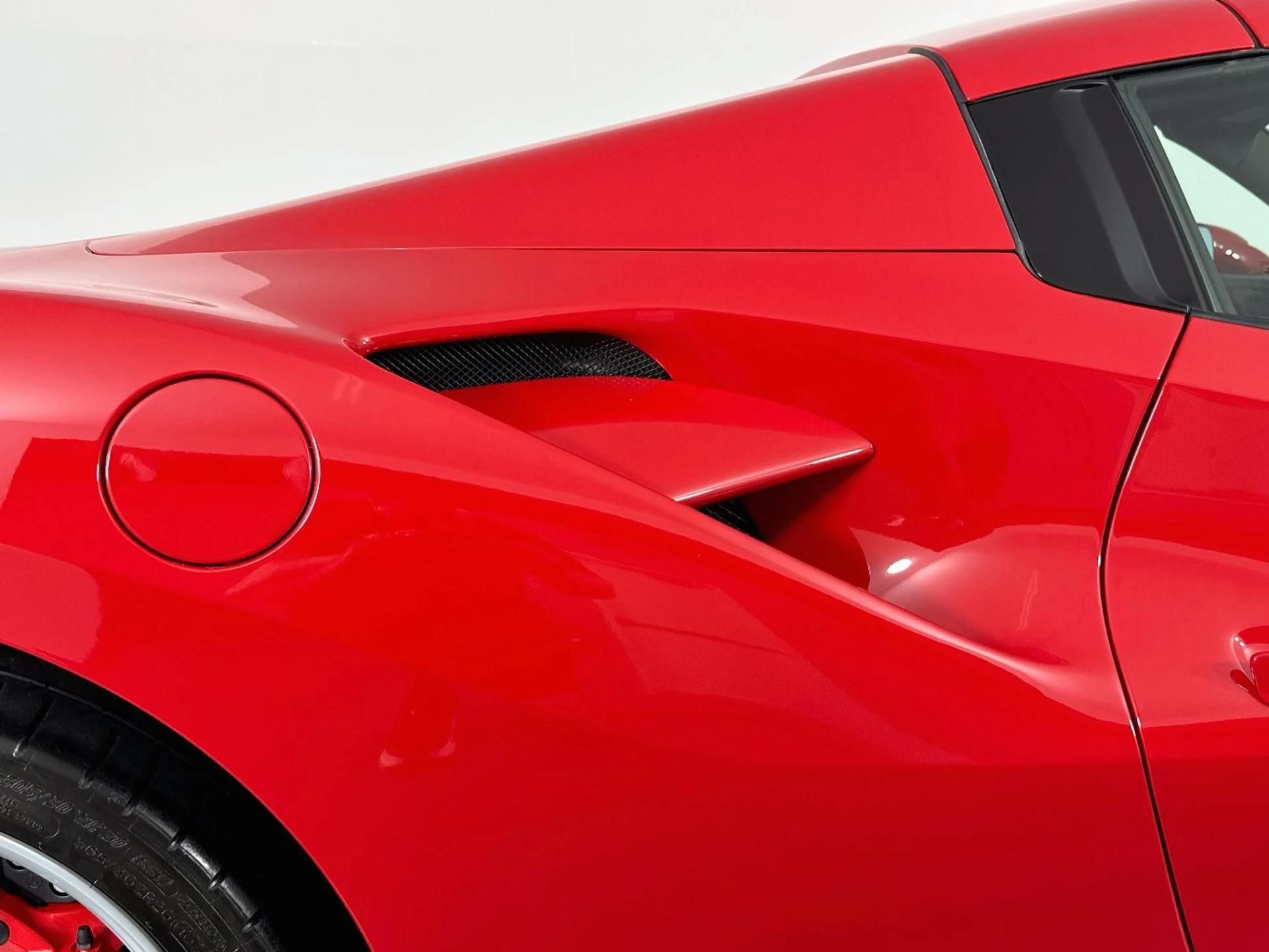 mph061_1619060430_Used_2019_Ferrari_488_Spider_1787009364_e0ef55a46d