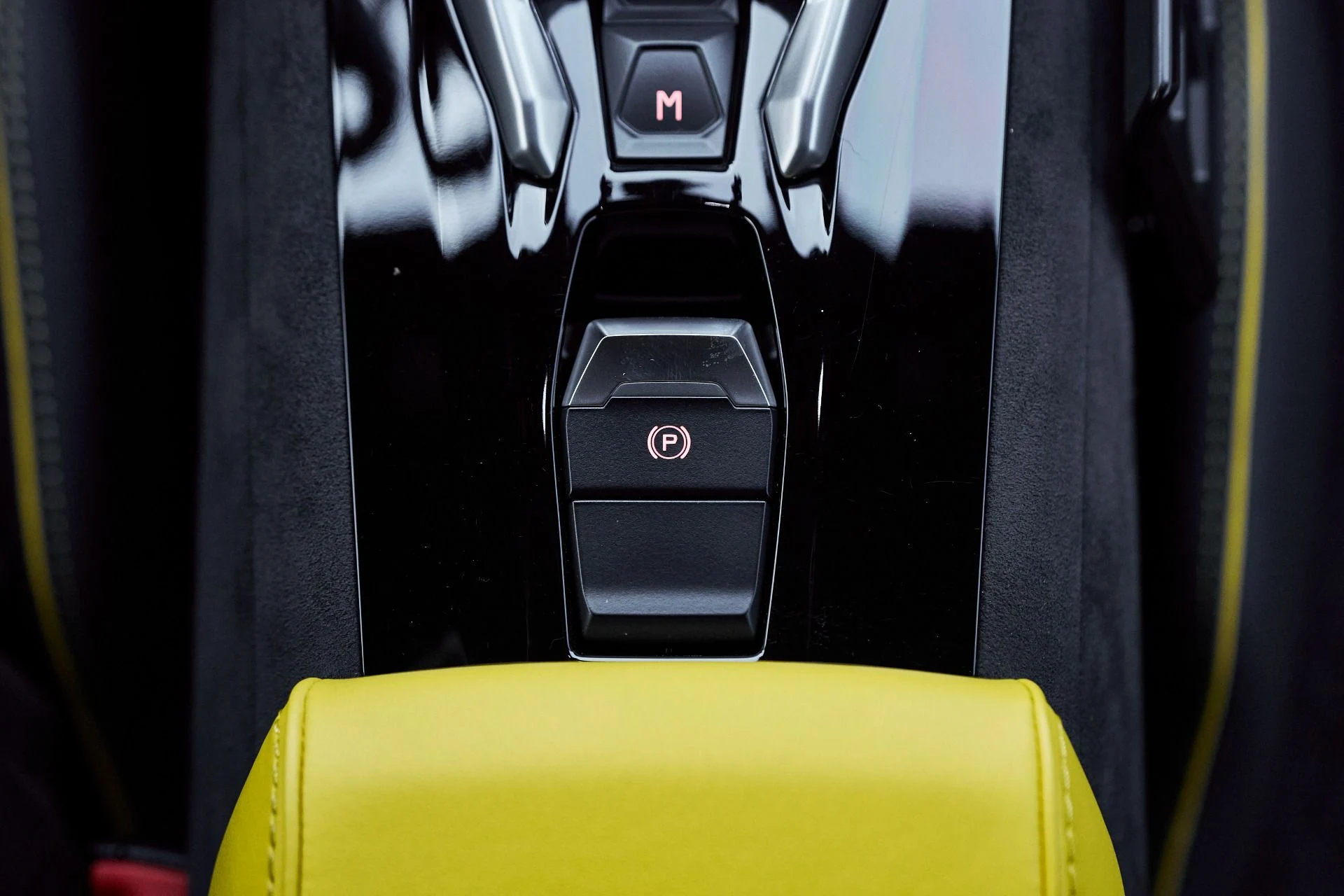 mph061_1622414641_Used_2023_Lamborghini_Huracan_Tecnica_Base_1765333583_5a2e5e7998