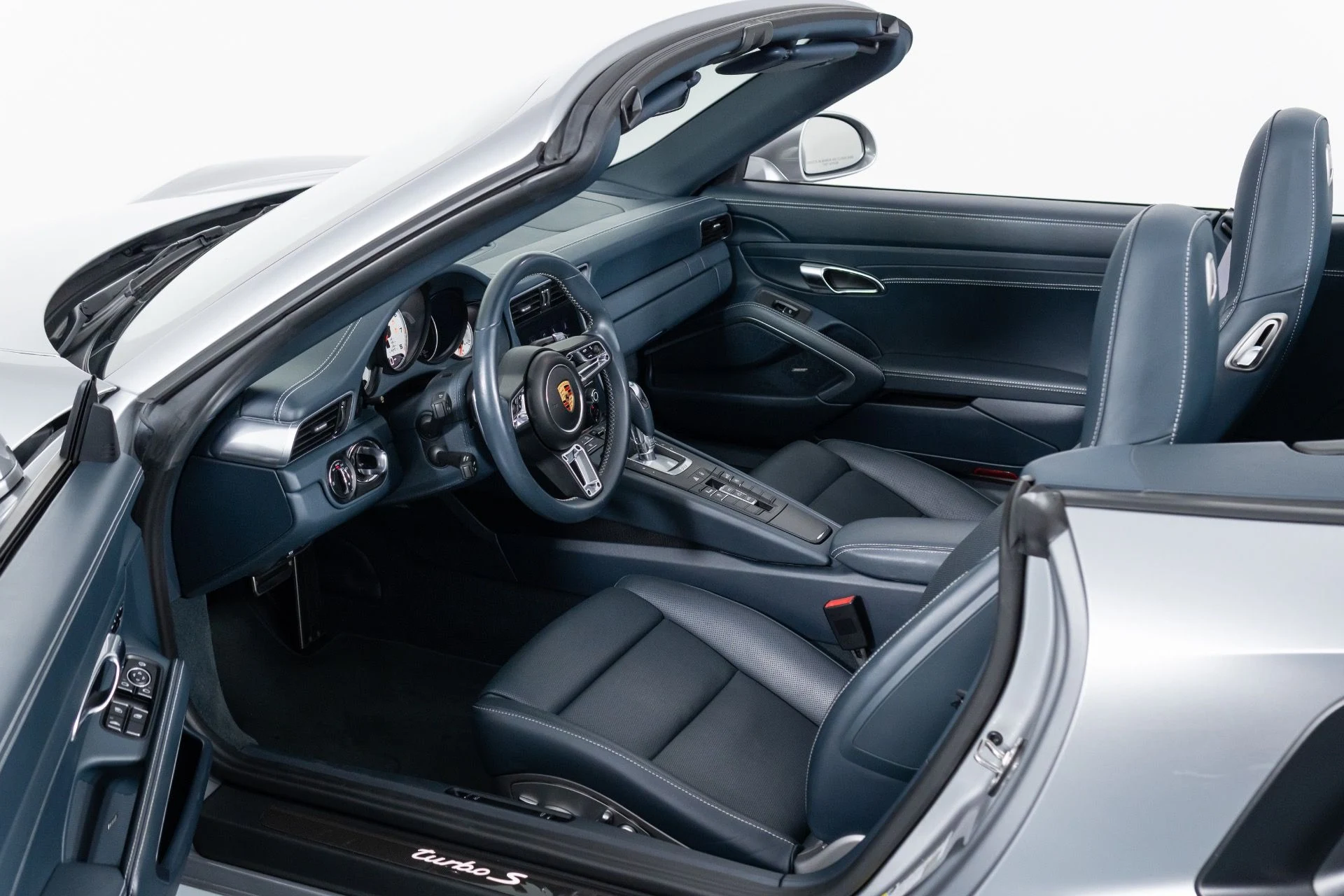 mph061_1660907943_Used_2019_Porsche_911_Turbo_S_1782003309_51cb8a9226