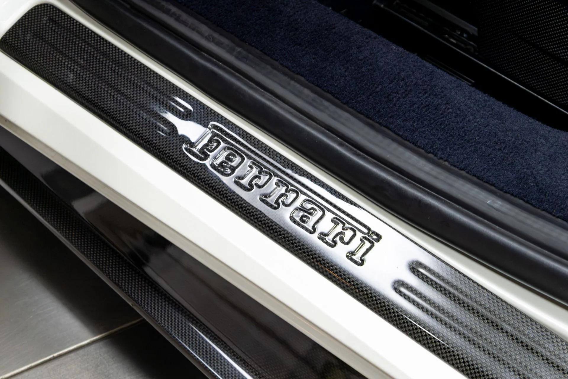 mph061_1695839620_Used_2018_Ferrari_488_Spider_1774434782_b6a9810f3e