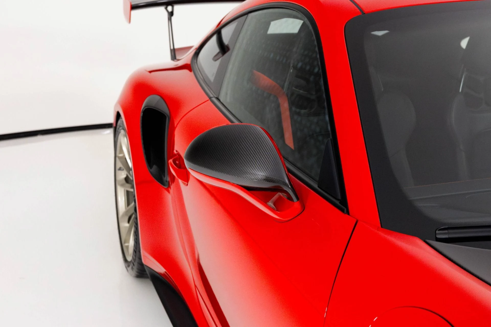 mph061_1696593050_Used_2019_Porsche_911_GT_2_RS_1761868504_d5d2bebc0e