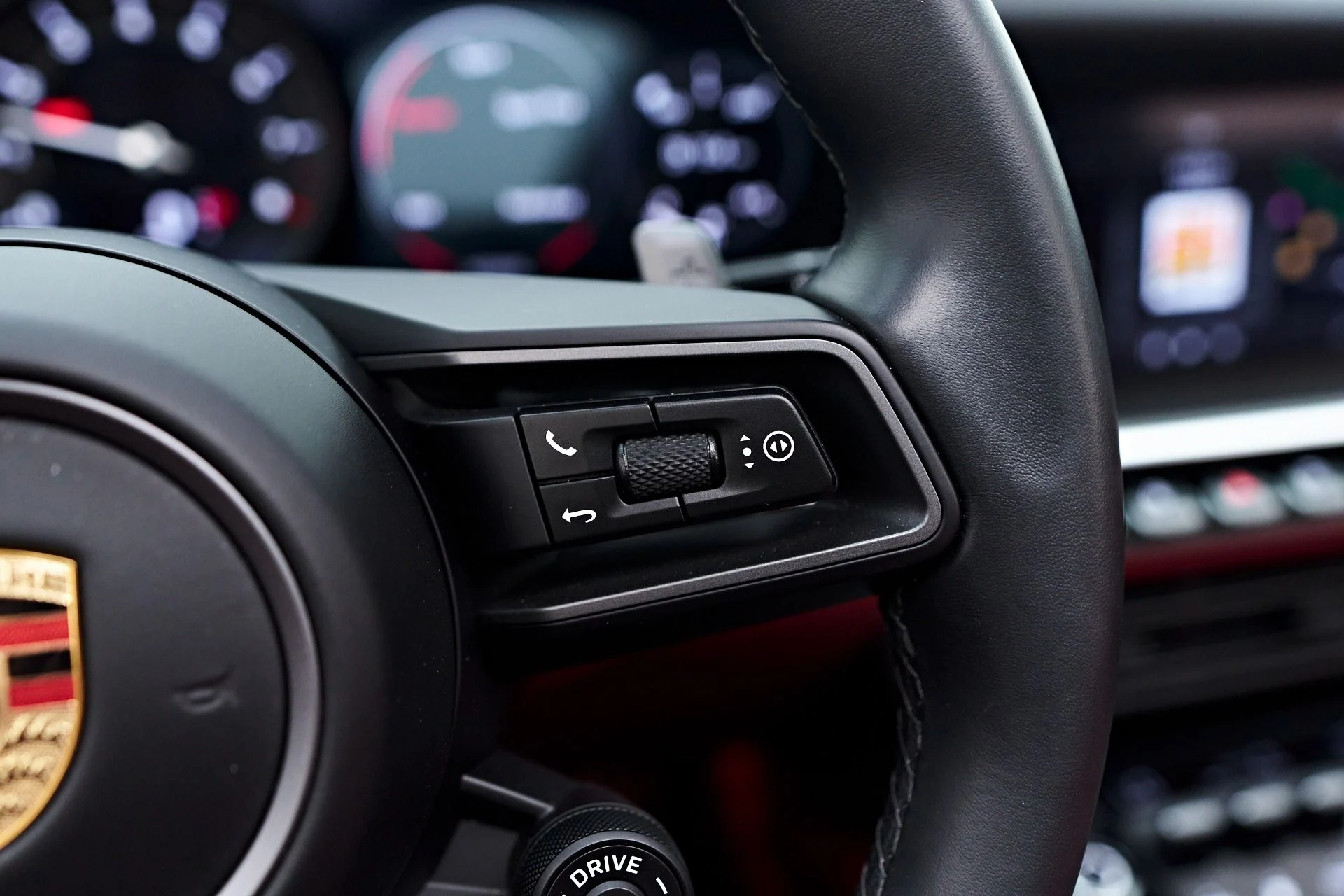 mph061_171245420_Used_2023_Porsche_911_Carrera_4_S_1757702426_b7116aeb87