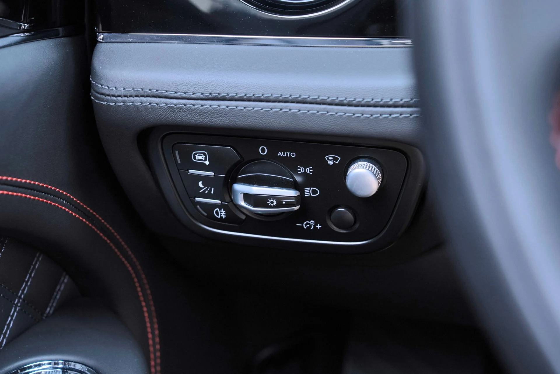 mph061_1741260664_Used_2022_Bentley_Bentayga_S_V8_1779389861_50ac453893