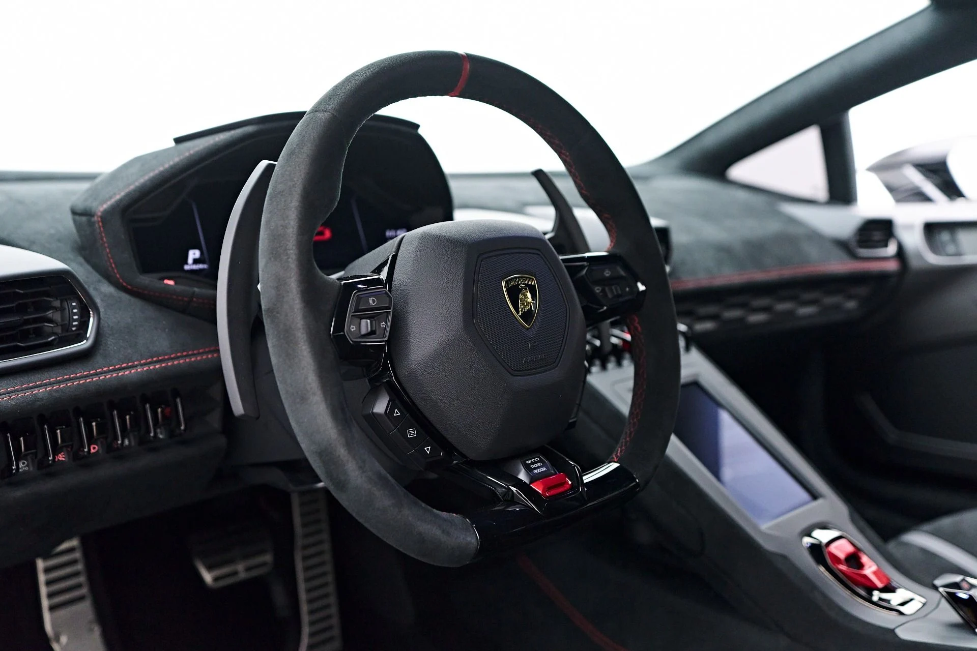 mph061_1764200793_Used_2023_Lamborghini_Huracan_STO_Base_1754673404_eb95dcbe81